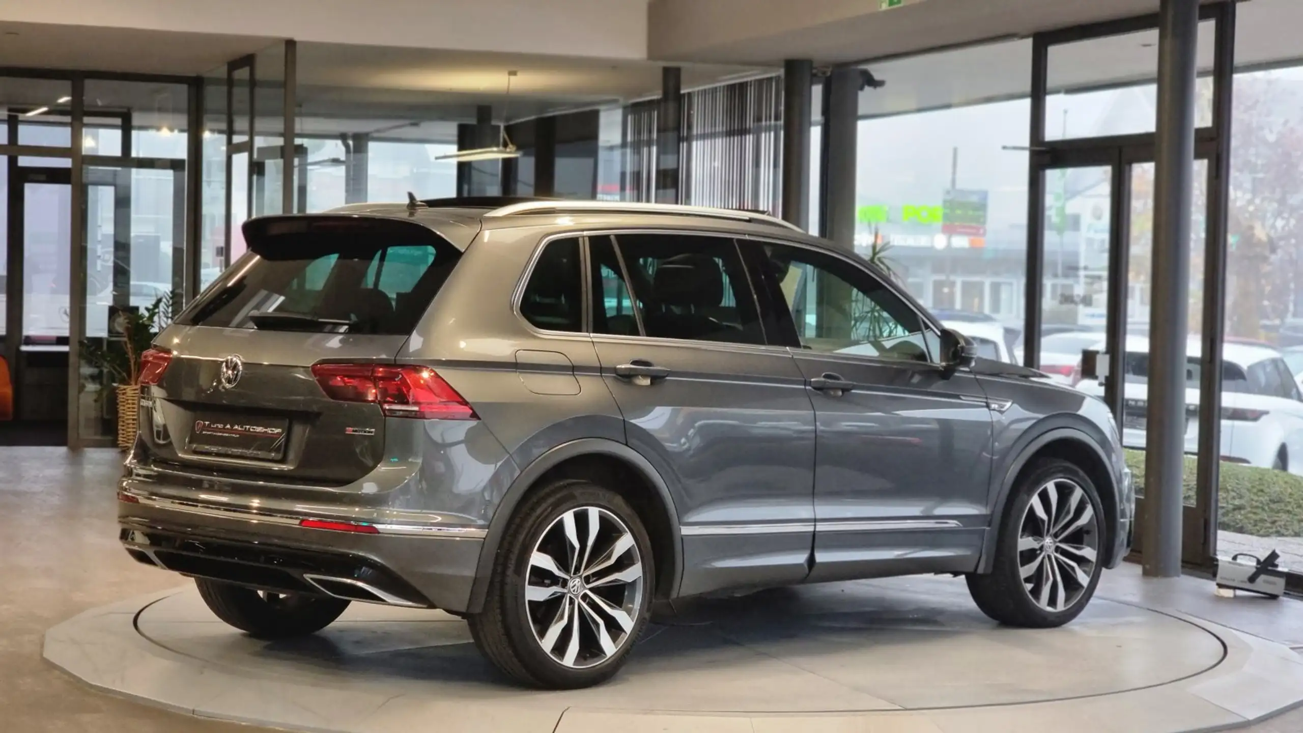 Volkswagen - Tiguan