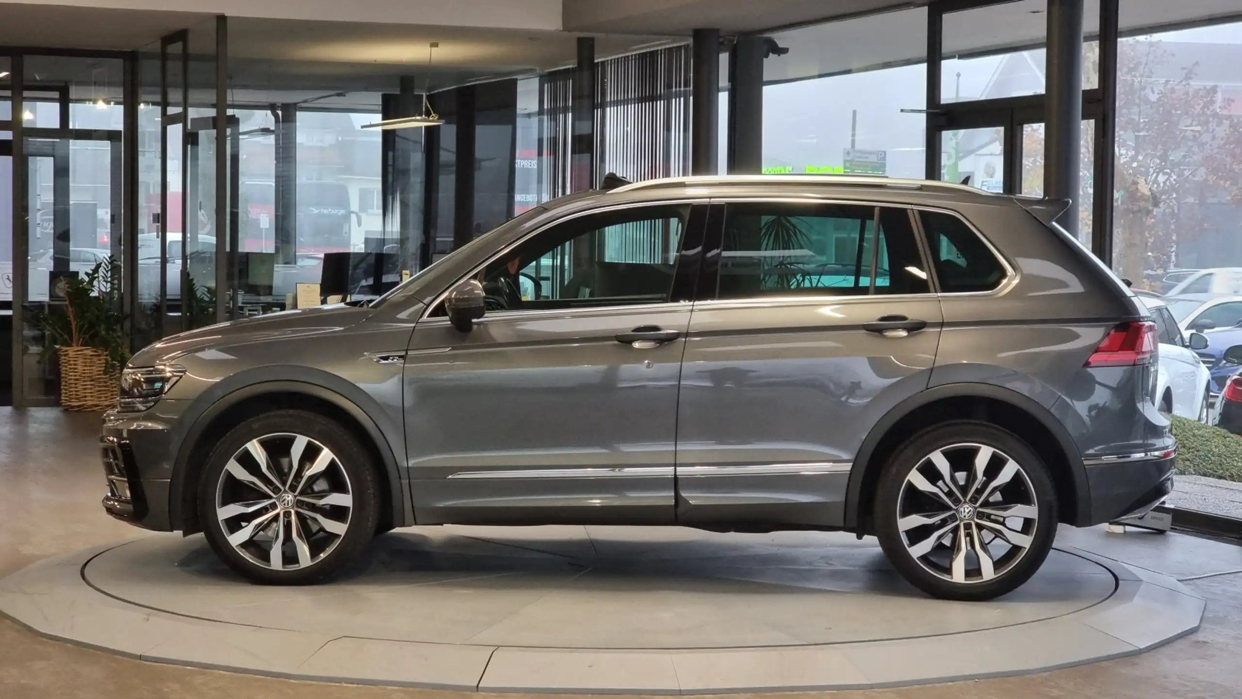 Volkswagen - Tiguan