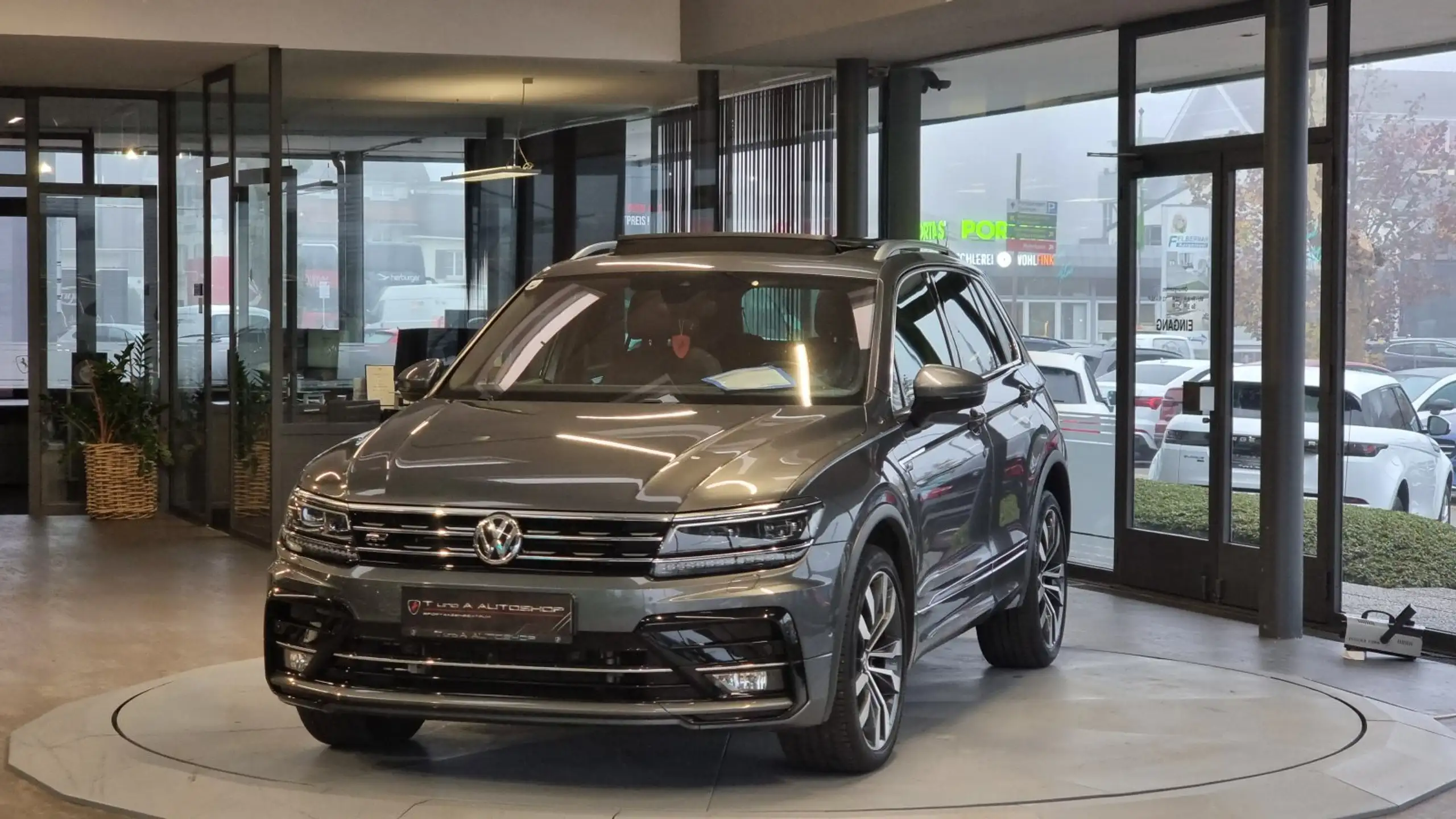 Volkswagen - Tiguan