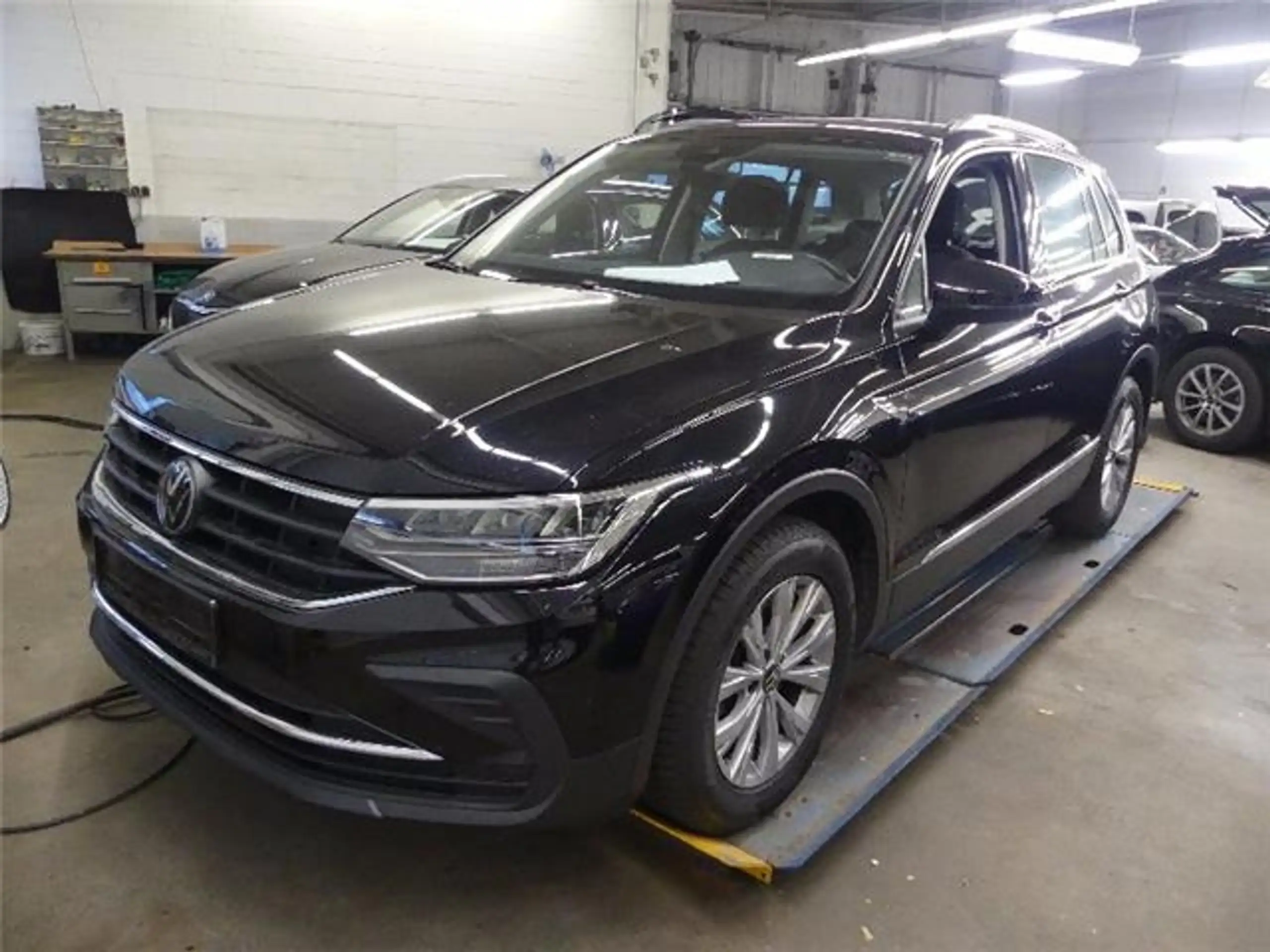 Volkswagen - Tiguan