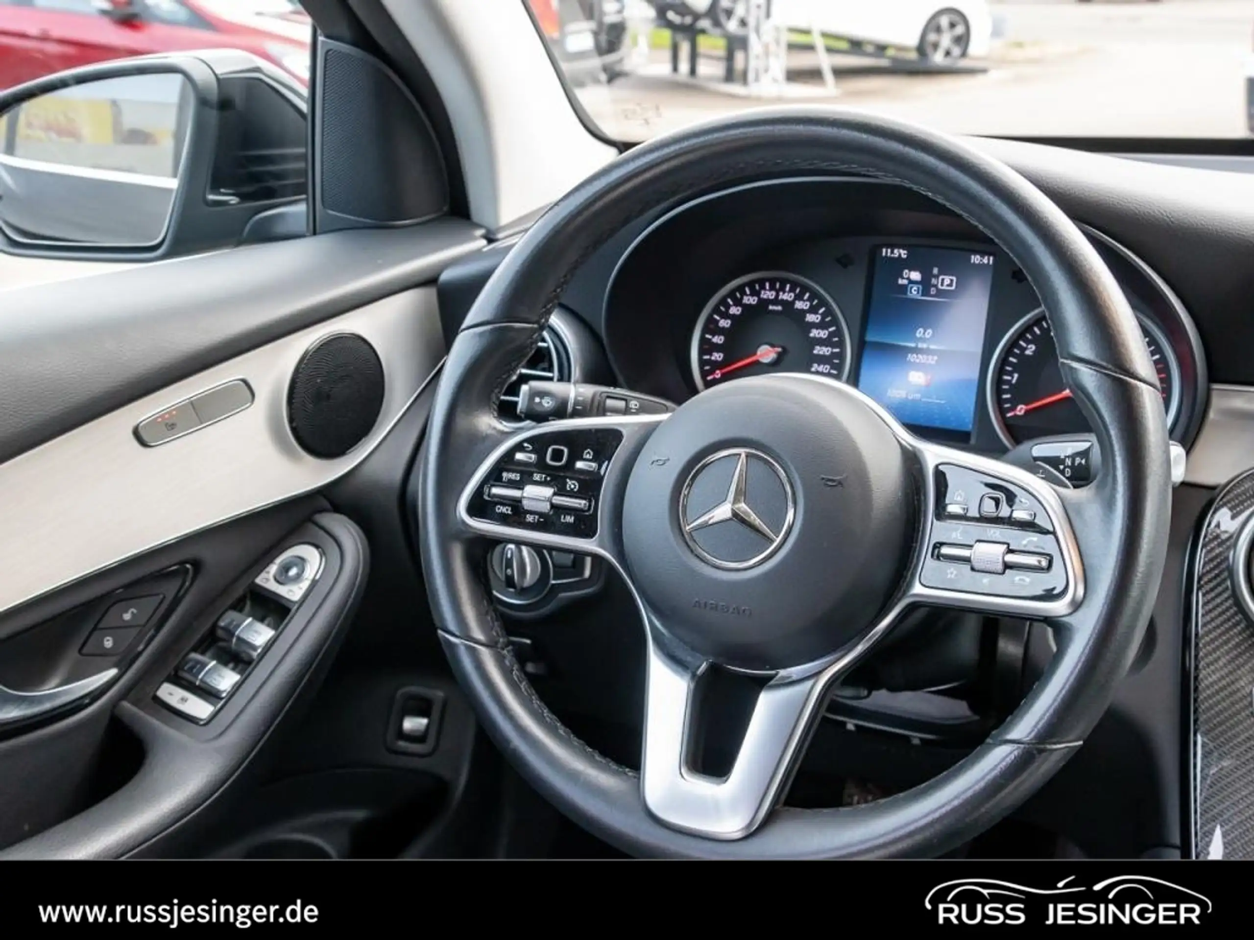 Mercedes-Benz - GLC 300