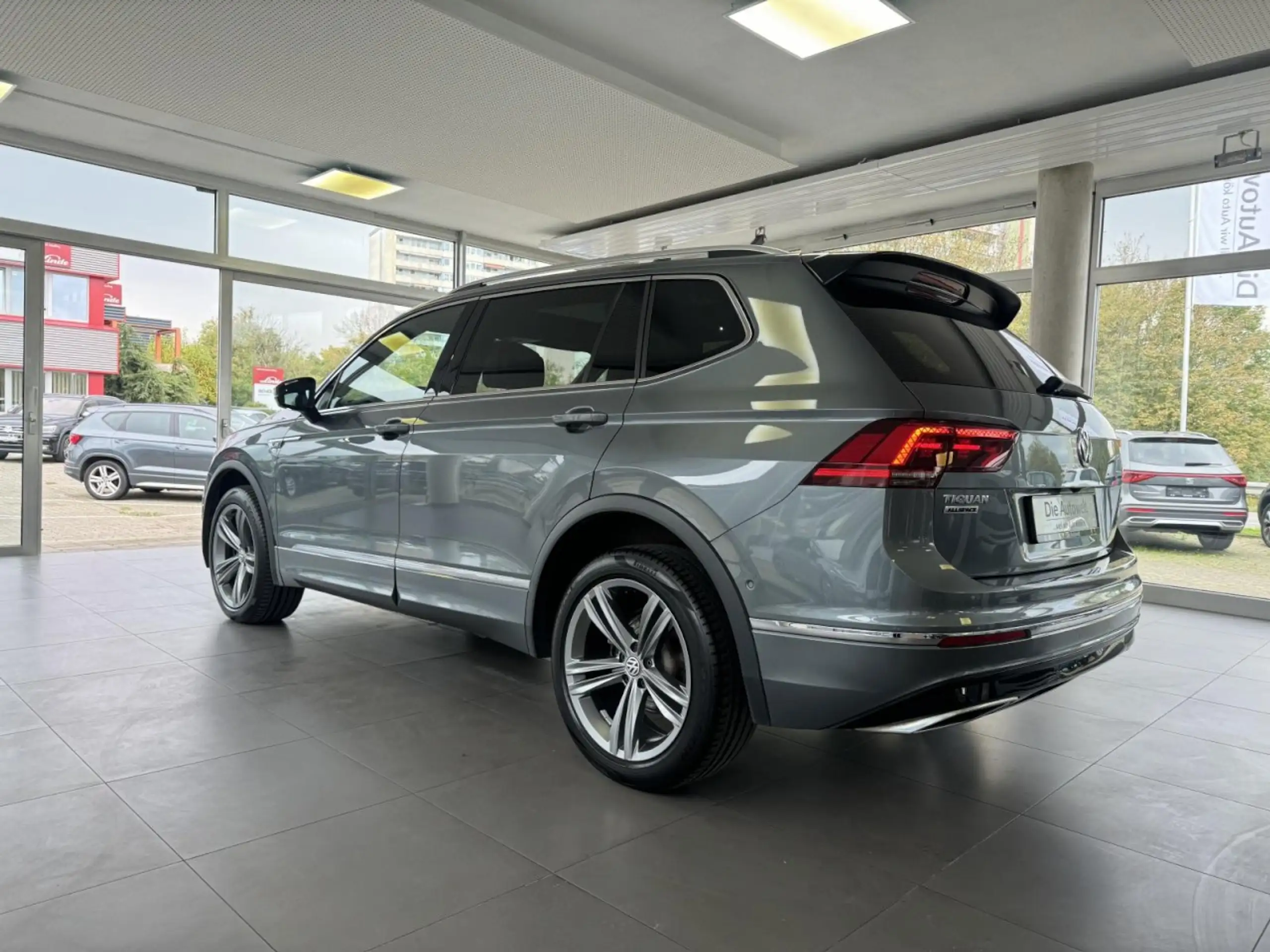 Volkswagen - Tiguan Allspace