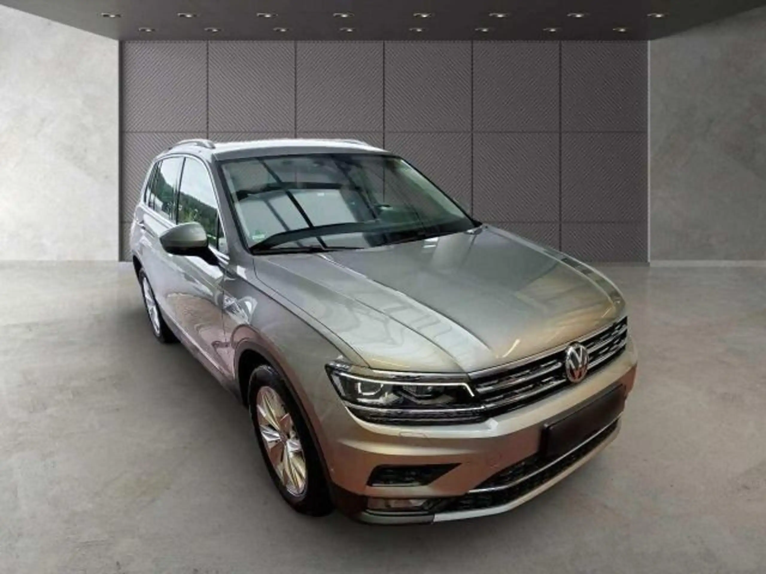 Volkswagen - Tiguan