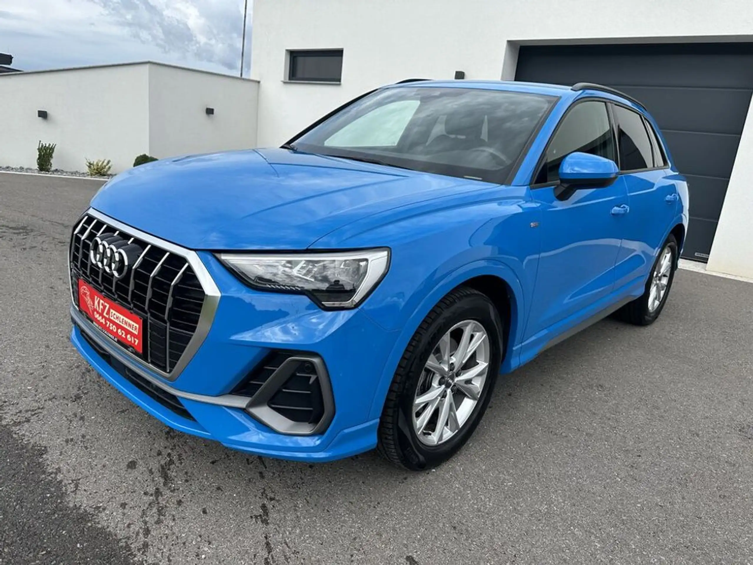 Audi - Q3