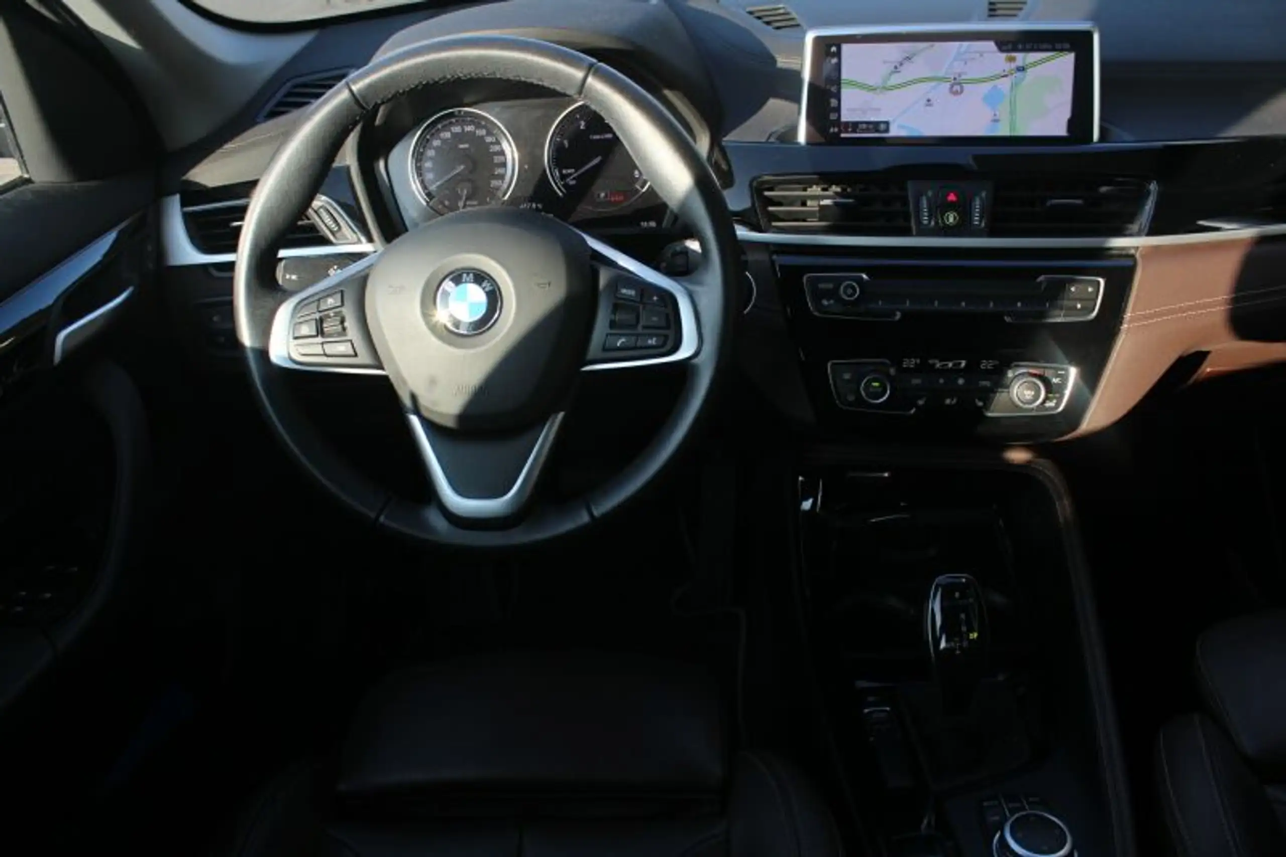 BMW - X1