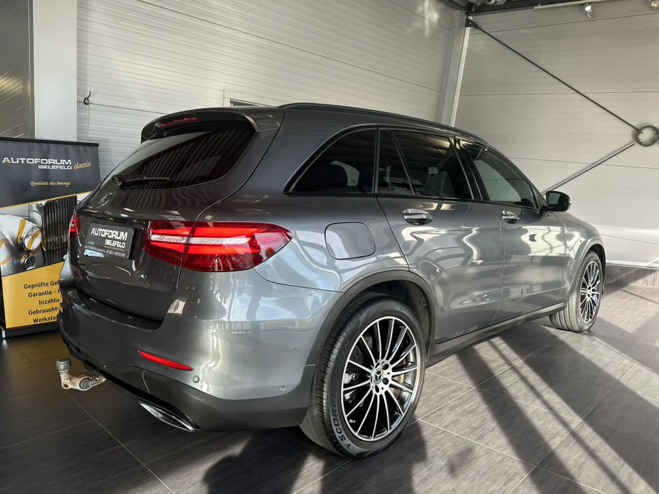 Mercedes-Benz - GLC 250