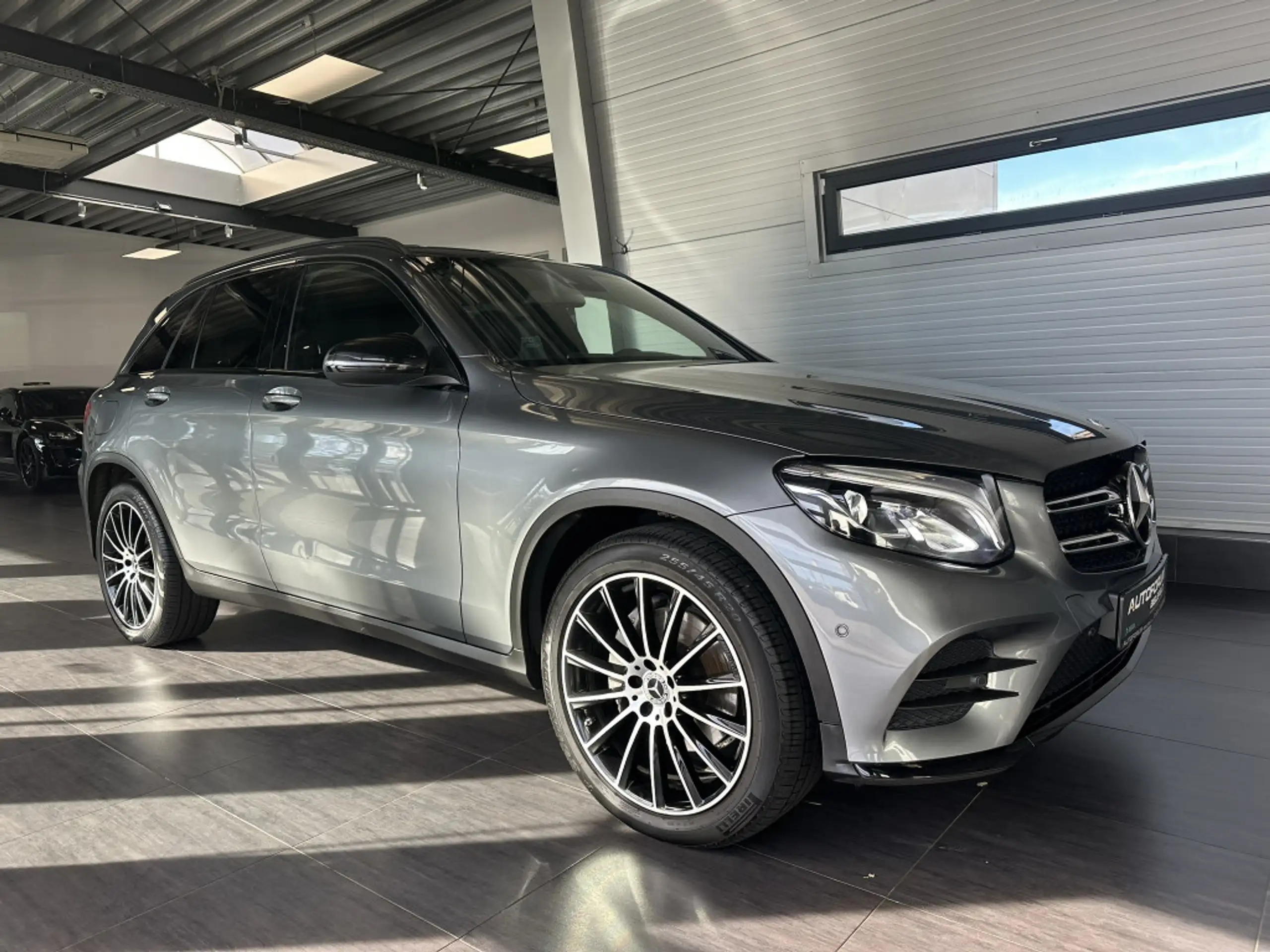 Mercedes-Benz - GLC 250