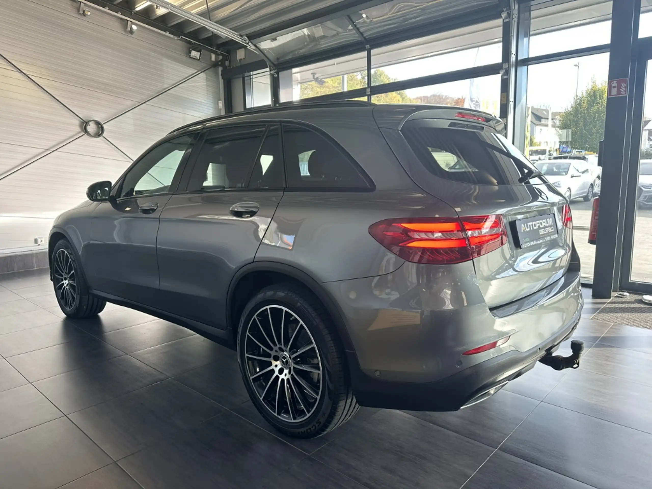 Mercedes-Benz - GLC 250