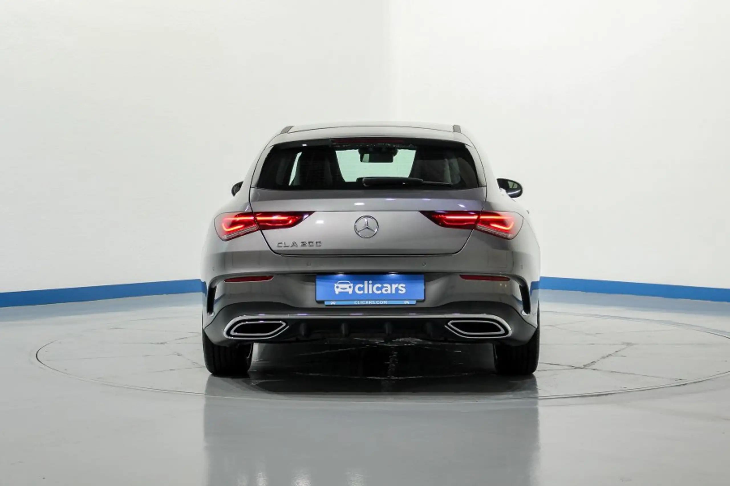 Mercedes-Benz - CLA 200