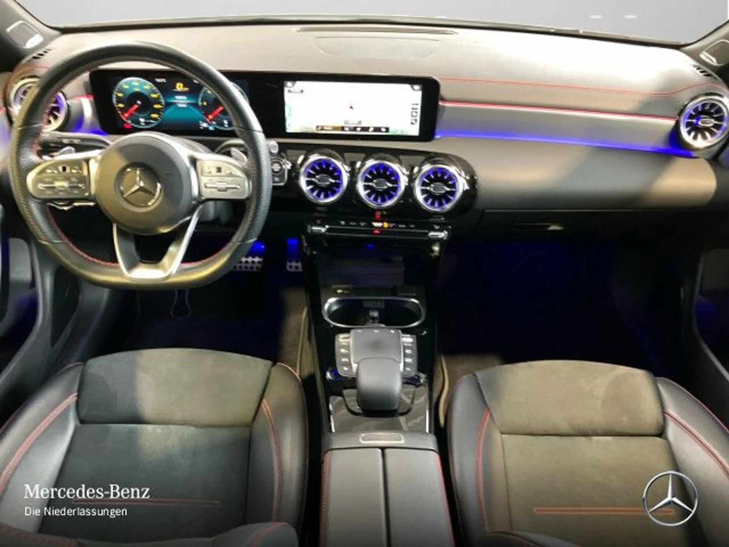 Mercedes-Benz - CLA 220