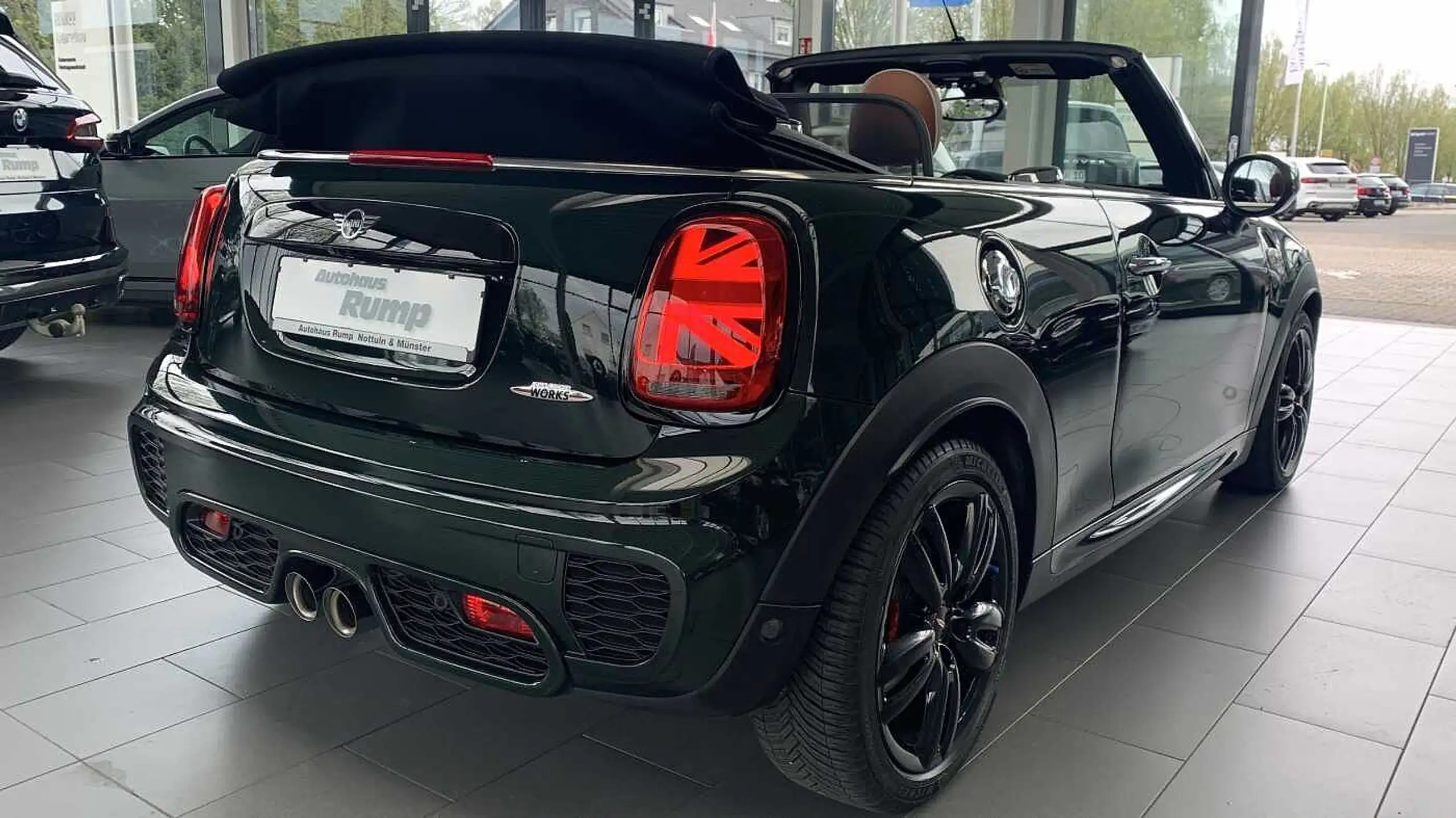 MINI - John Cooper Works Cabrio