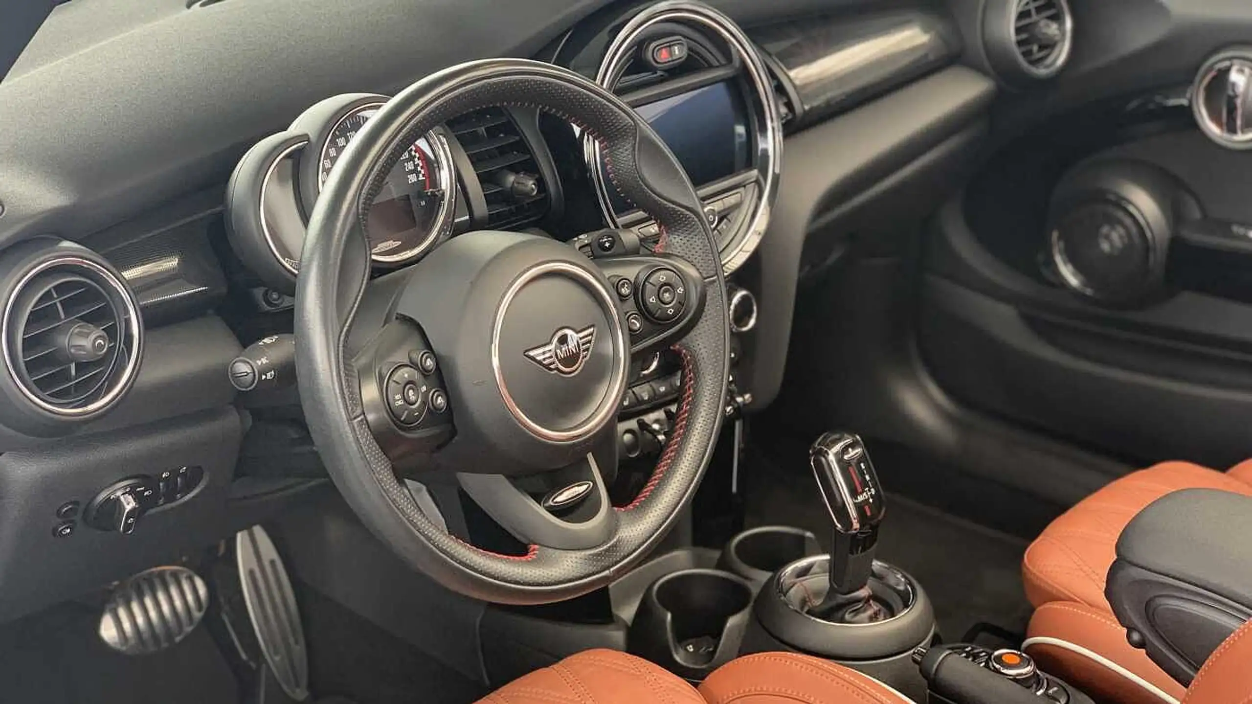 MINI - John Cooper Works Cabrio