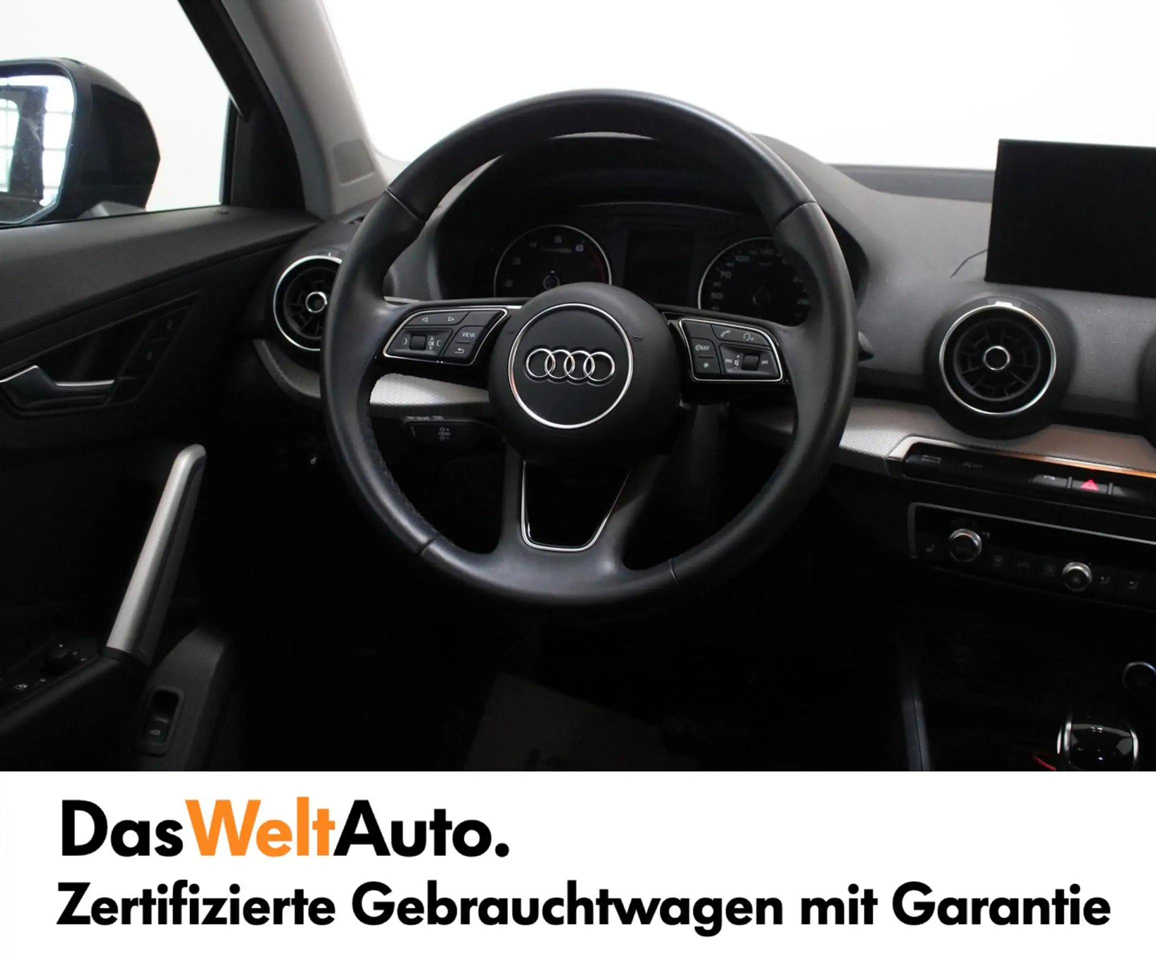 Audi - Q2