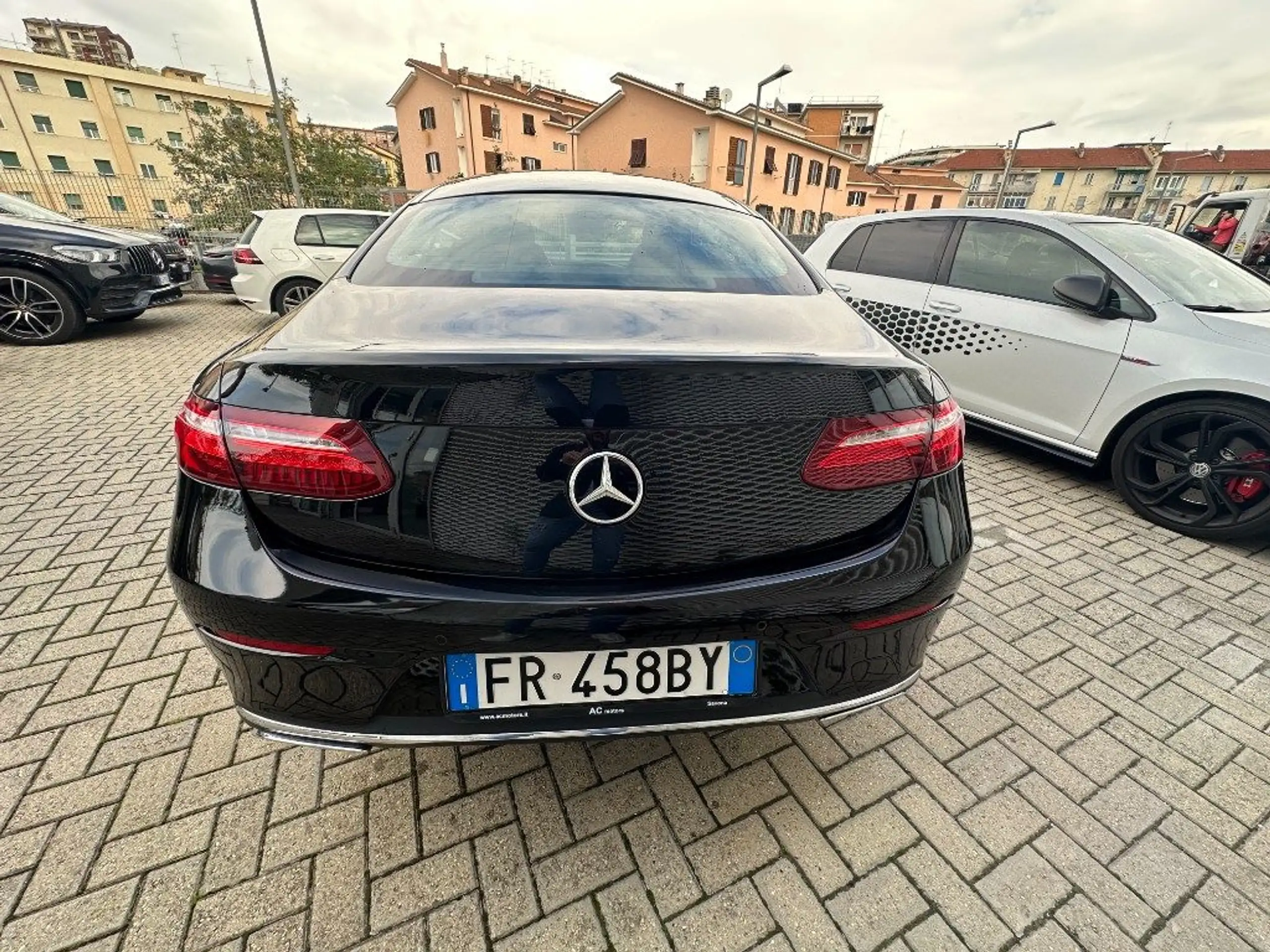 Mercedes-Benz - E 220