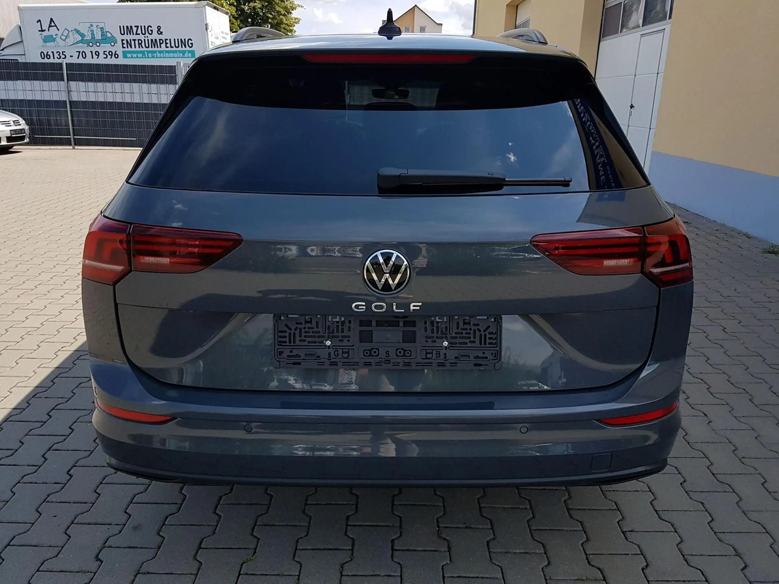 Volkswagen - Golf