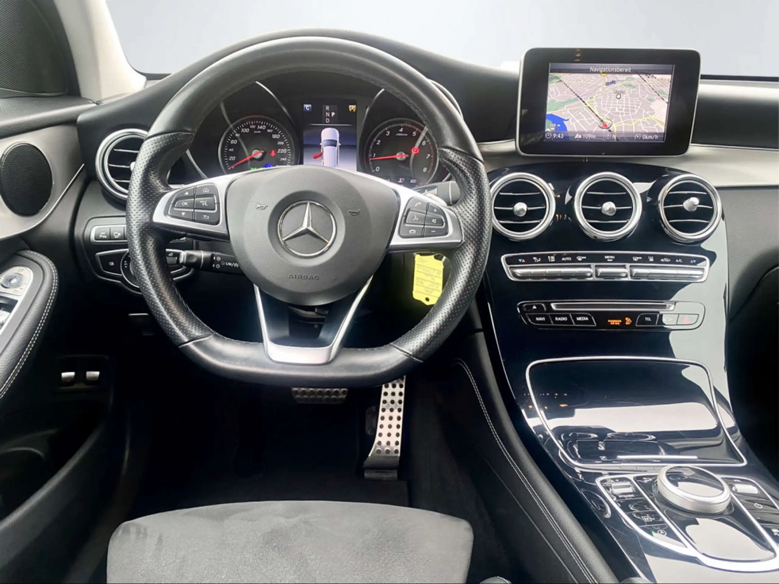 Mercedes-Benz - GLC 300