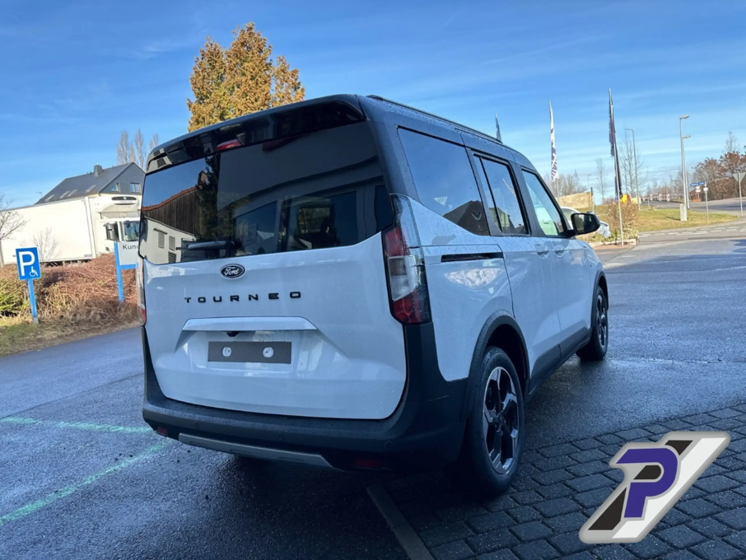 Ford - Tourneo Courier