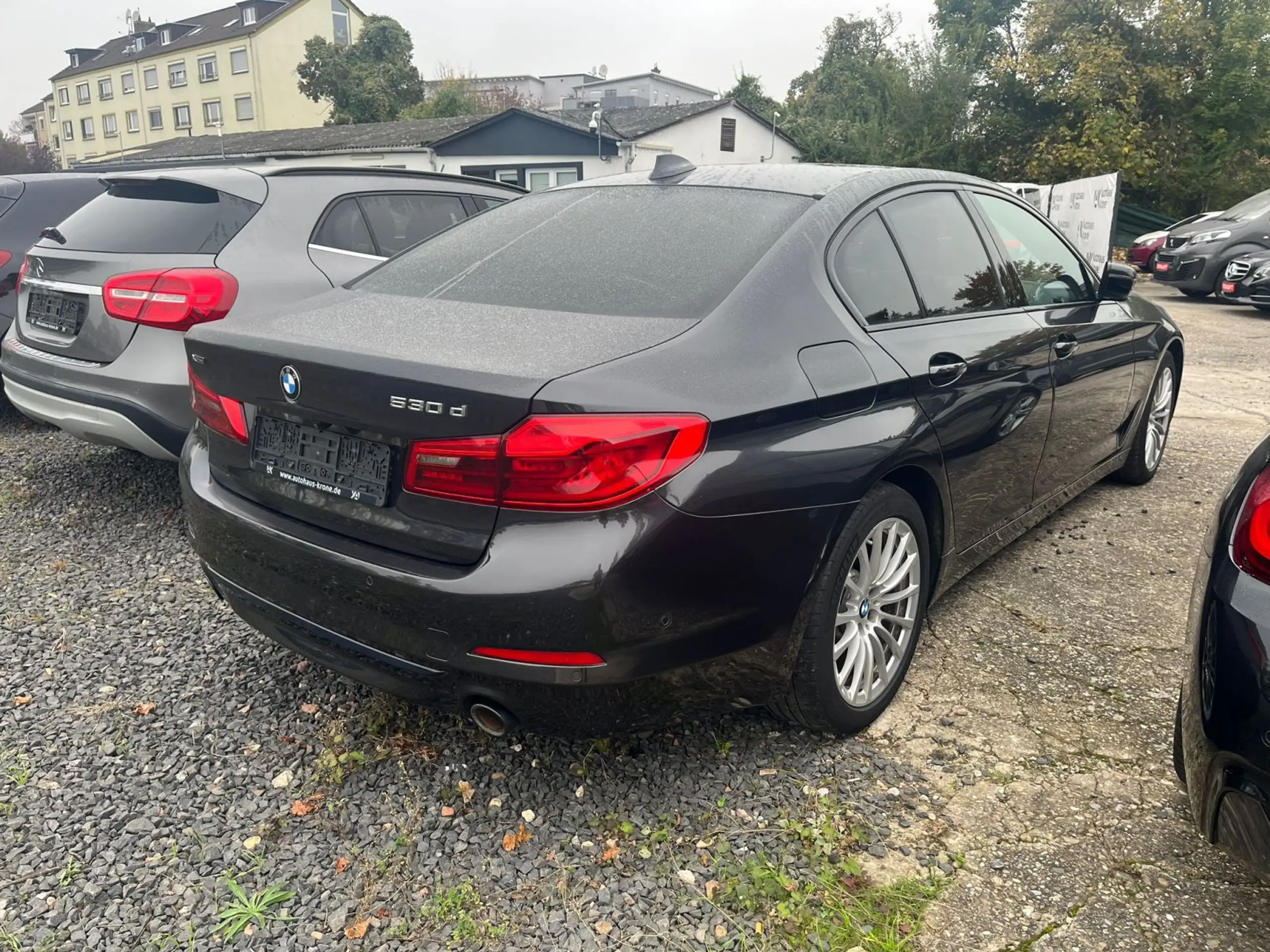 BMW - 530