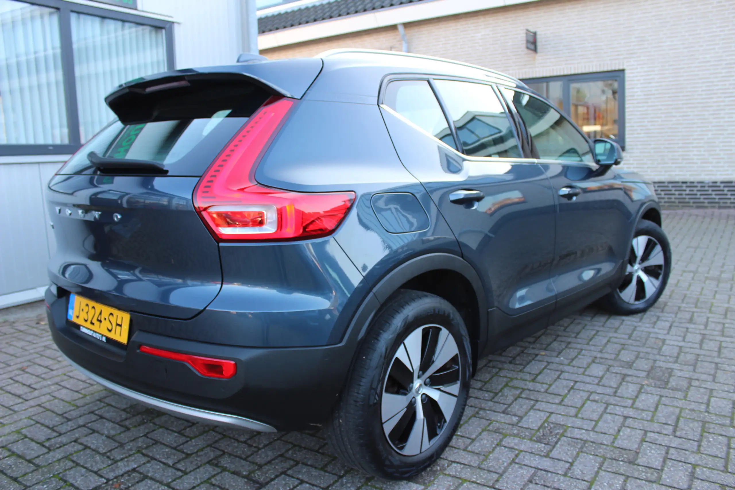 Volvo - XC40