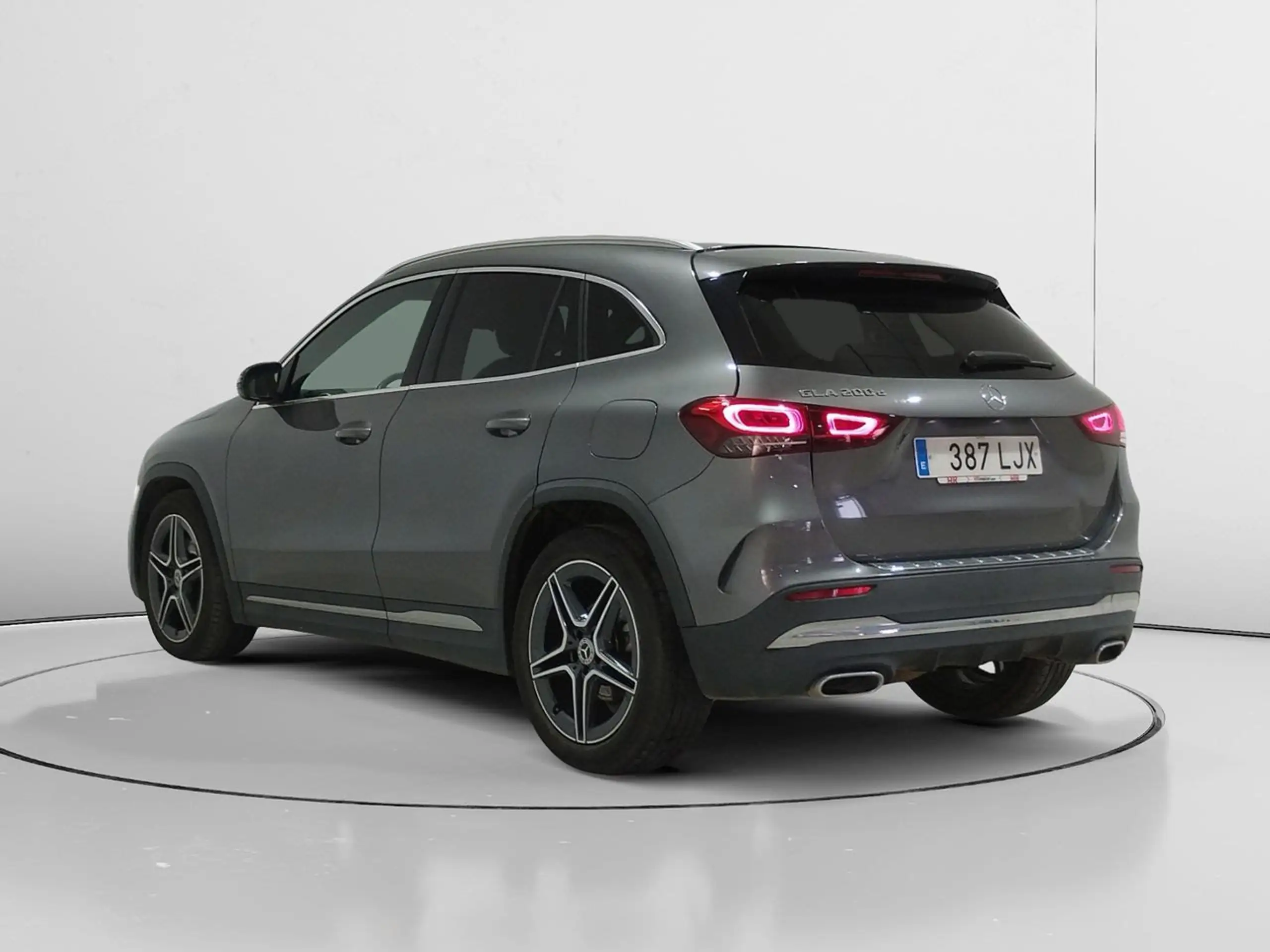 Mercedes-Benz - GLA 200