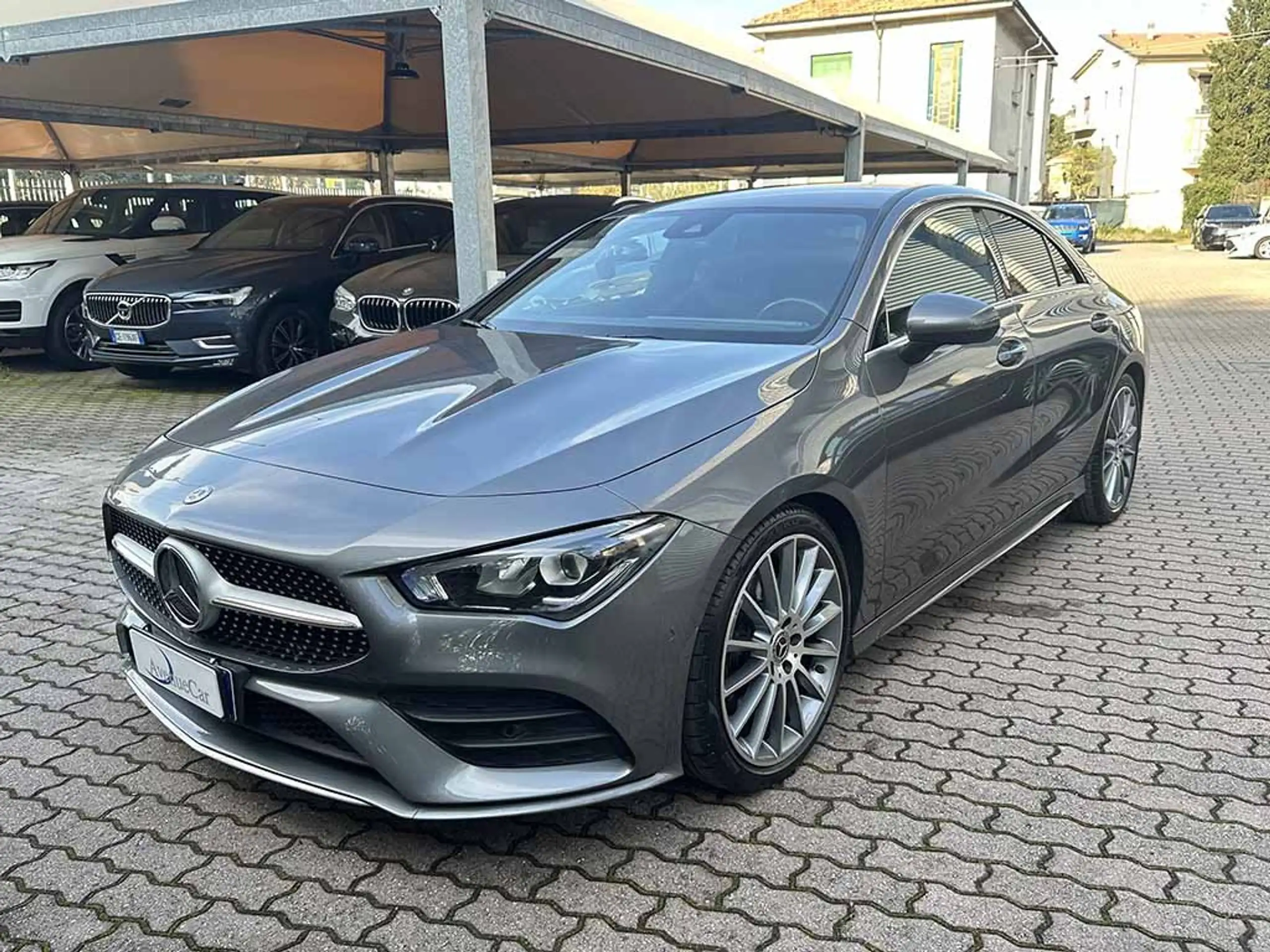 Mercedes-Benz - CLA 200