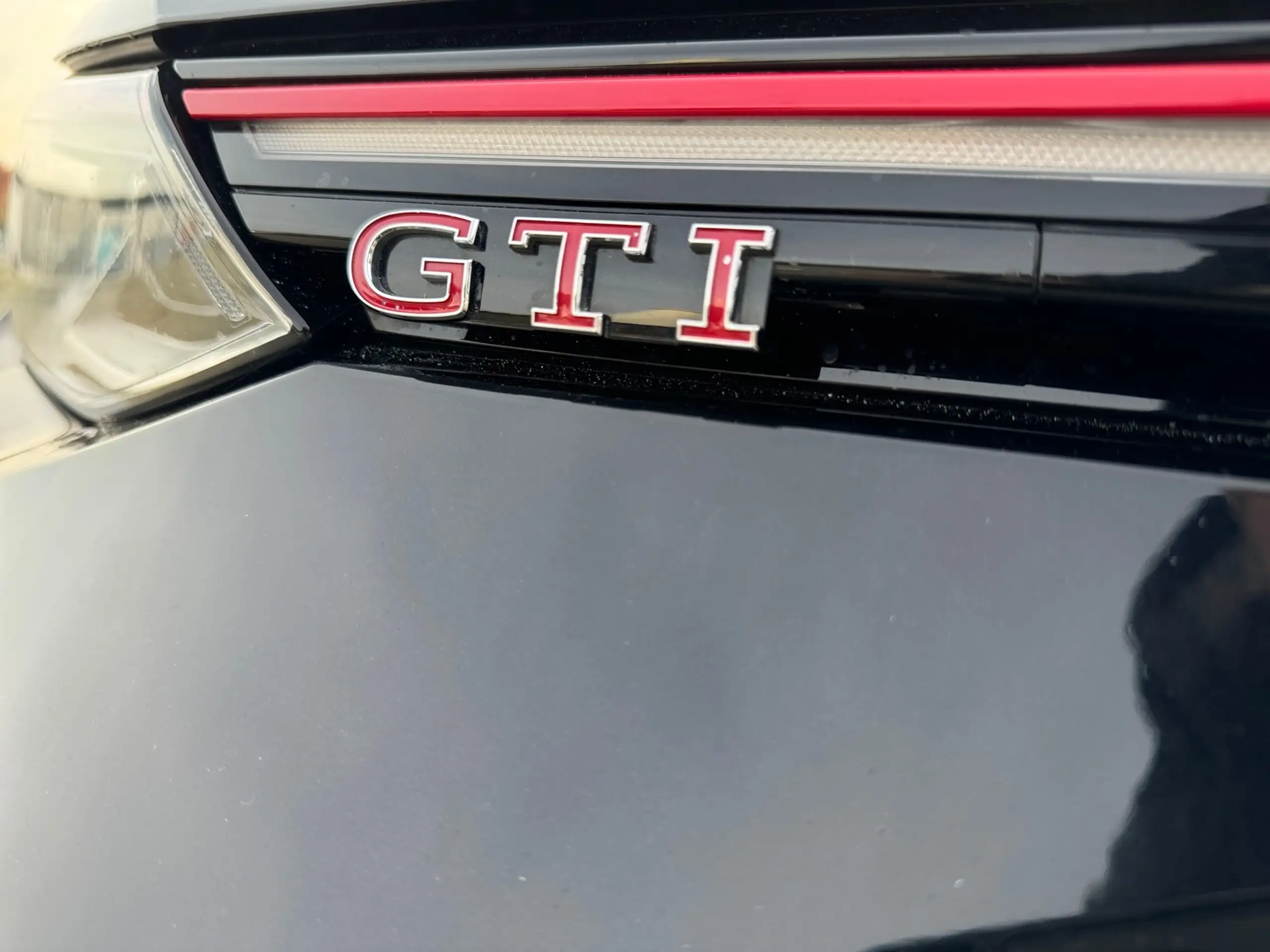 Volkswagen - Golf GTI