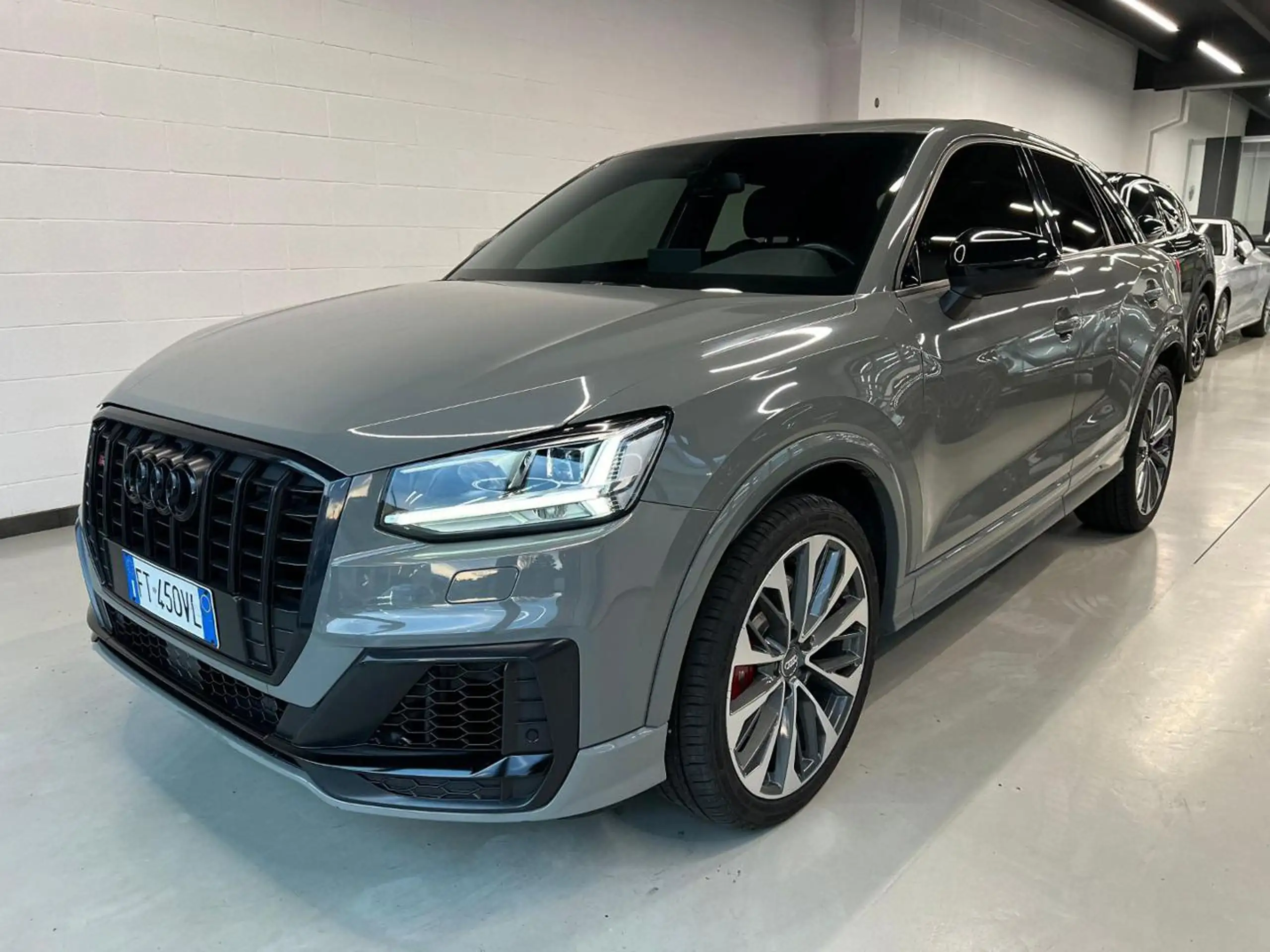 Audi - SQ2