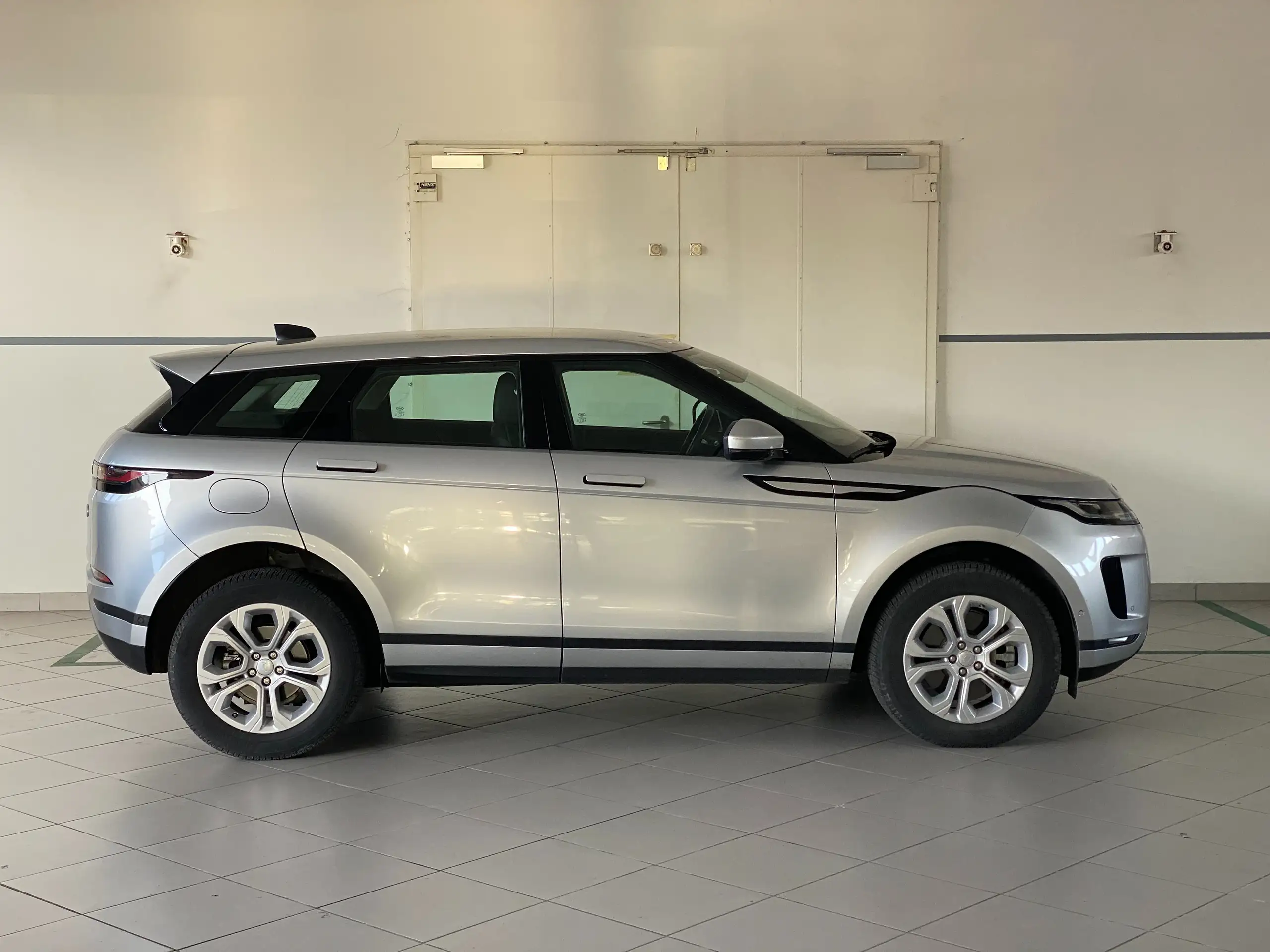 Land Rover - Range Rover Evoque