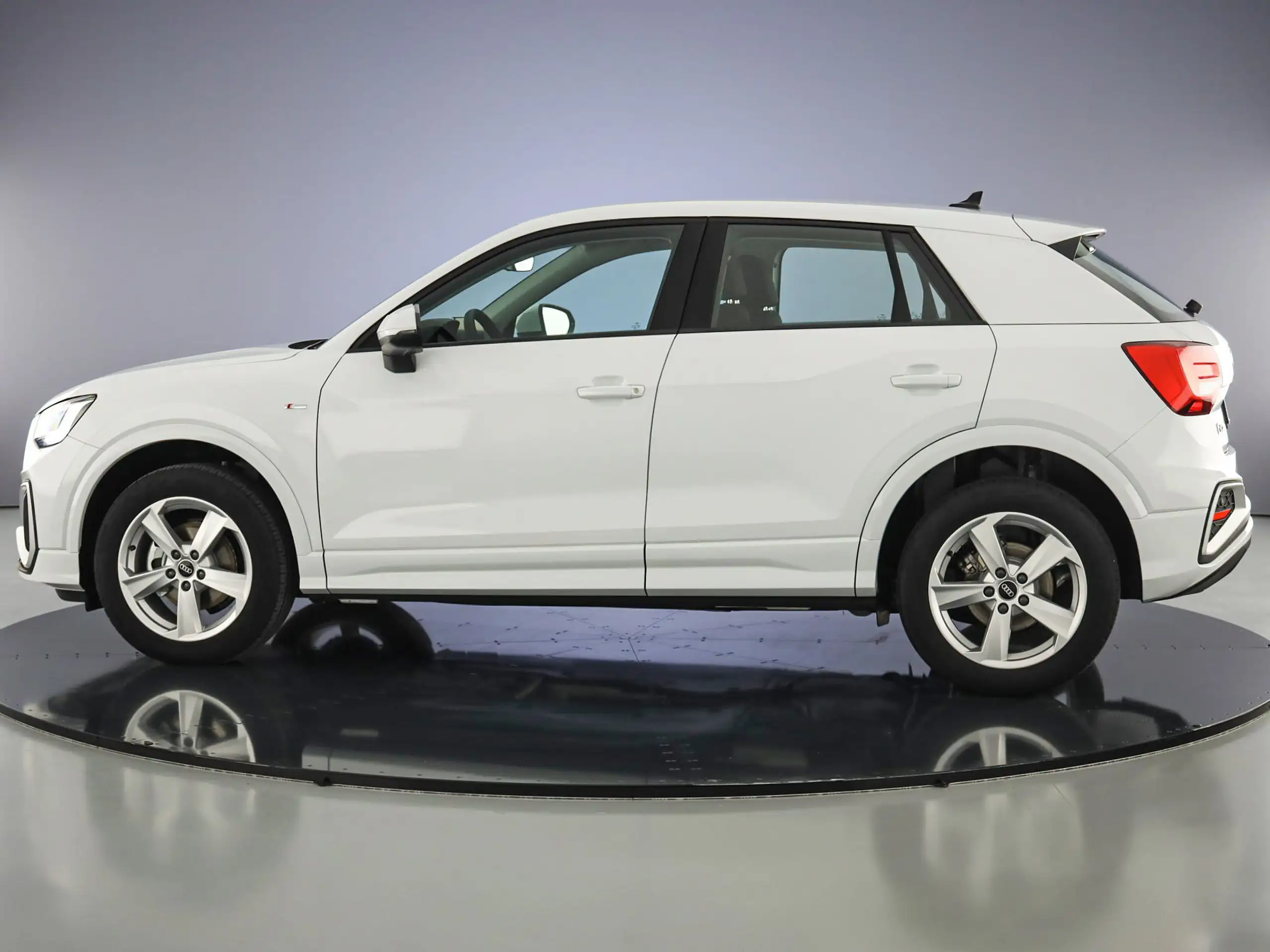 Audi - Q2