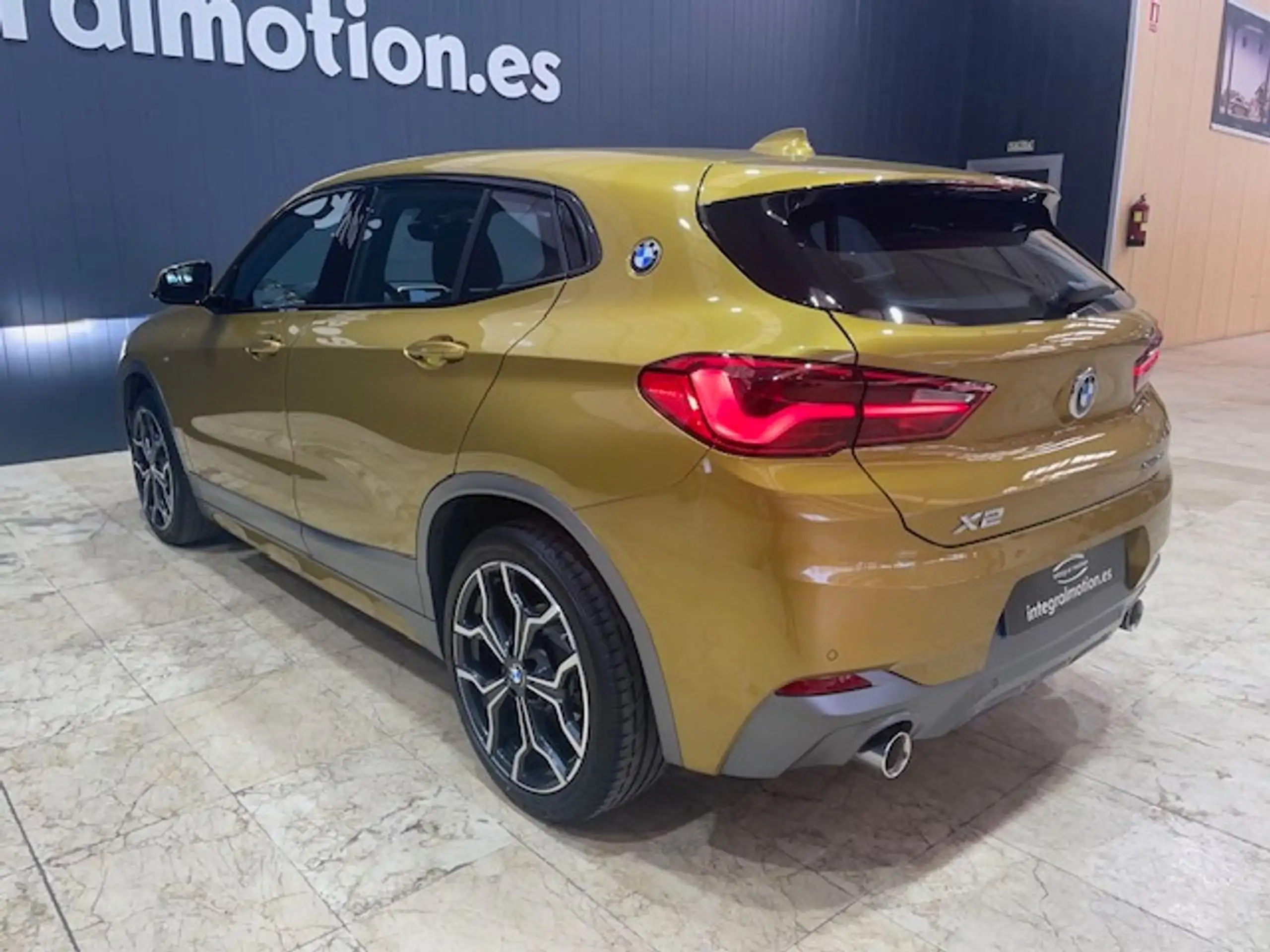 BMW - X2