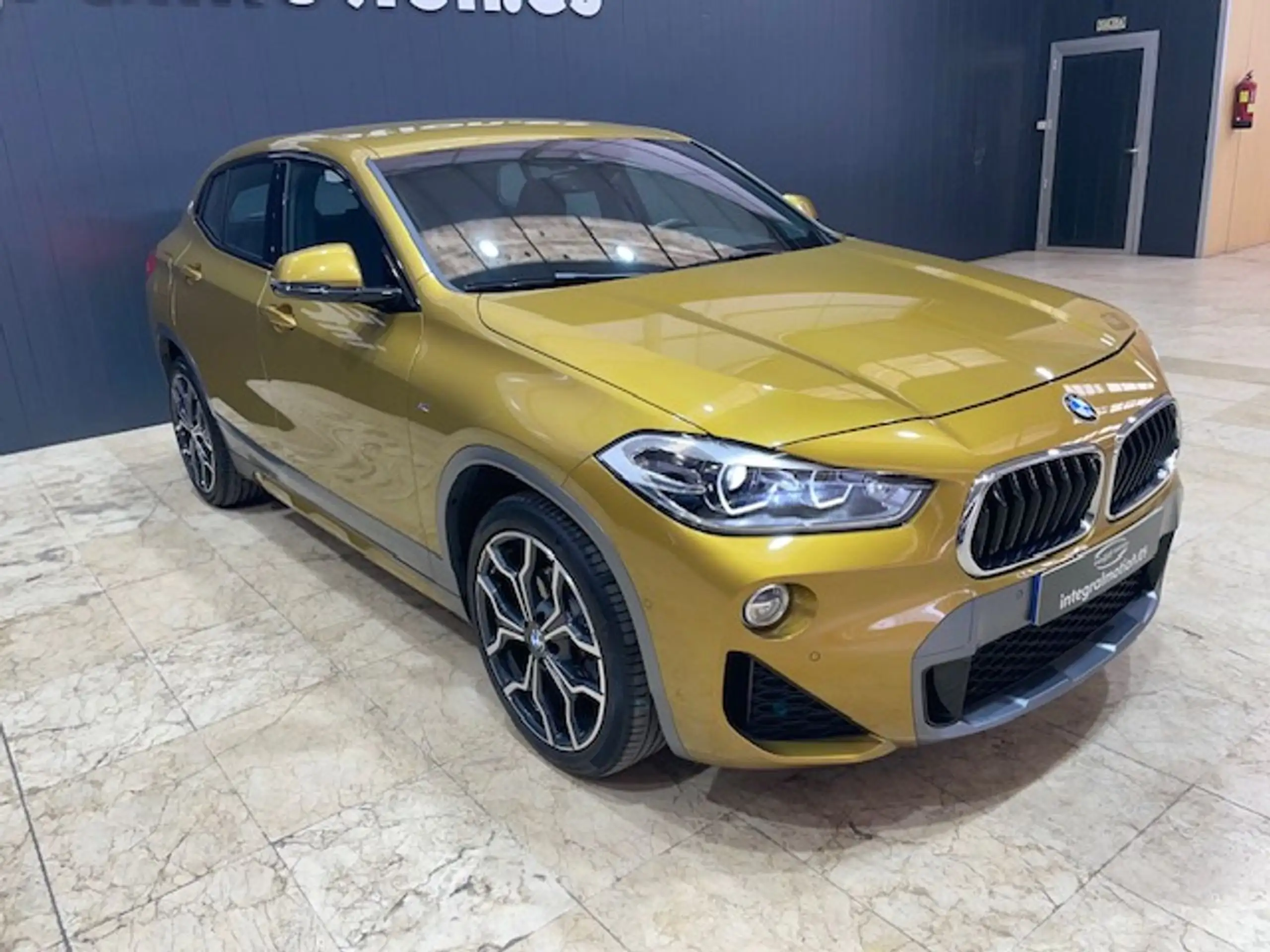 BMW - X2