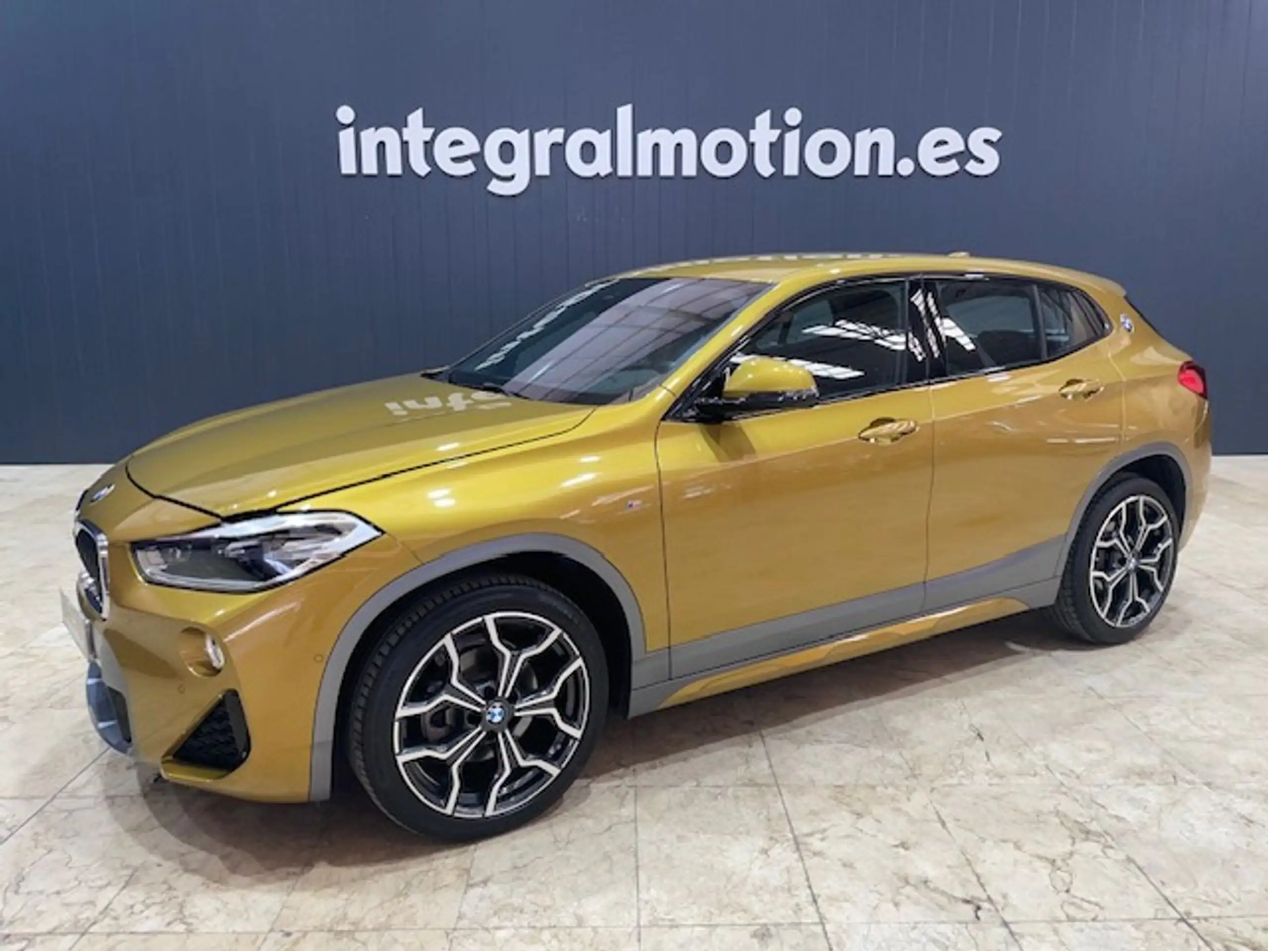 BMW - X2