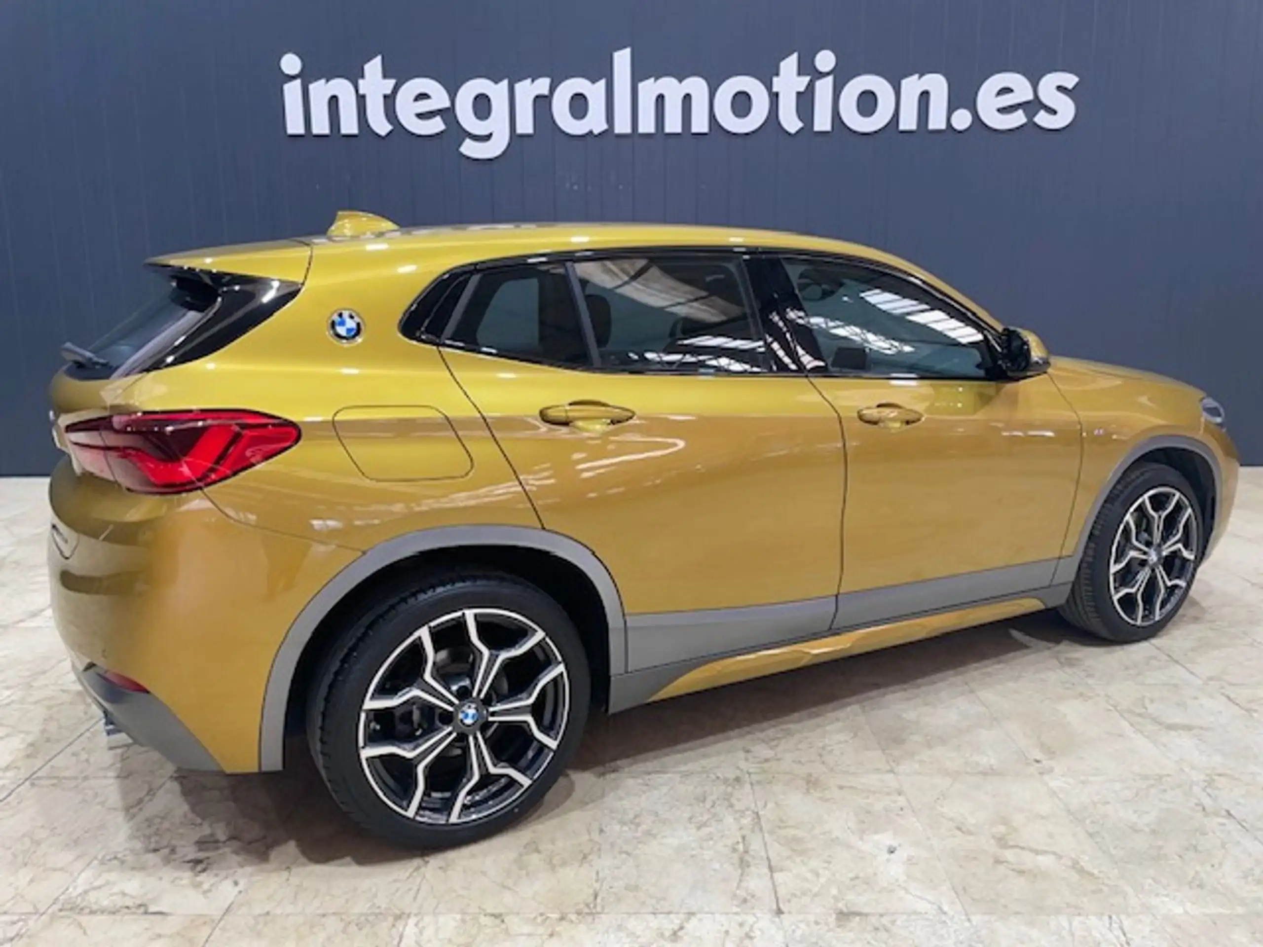 BMW - X2