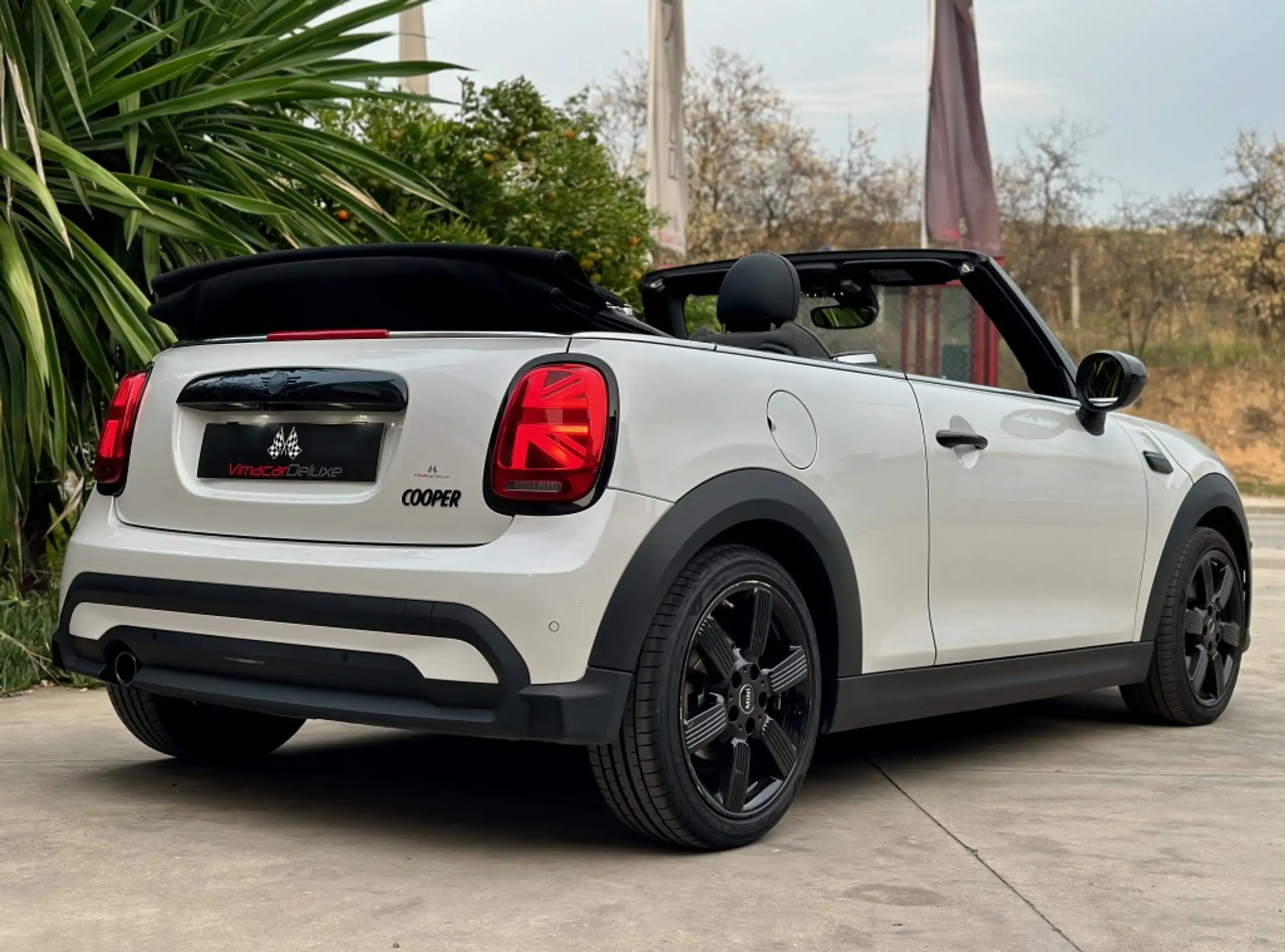 MINI - Cooper Cabrio