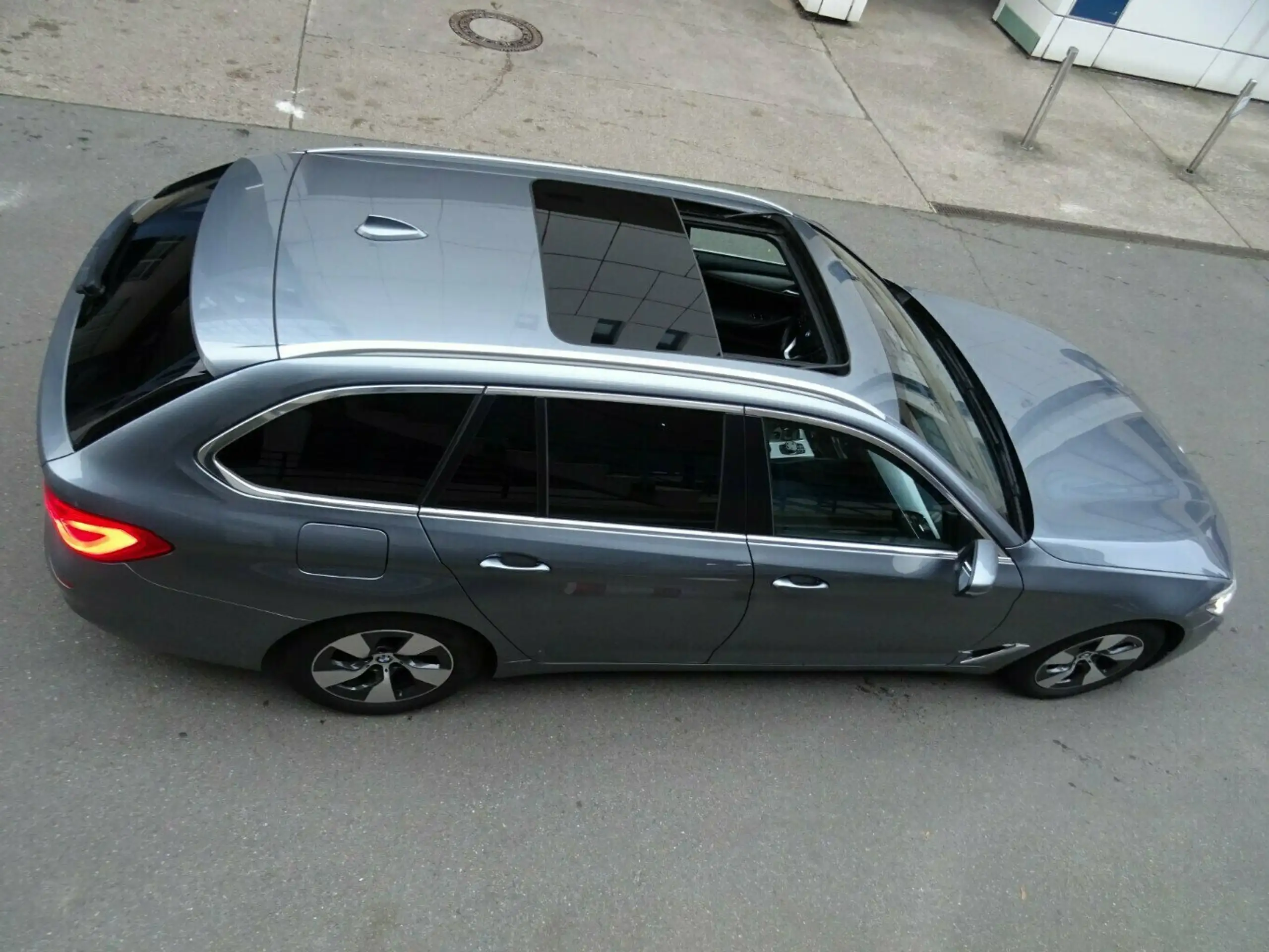 BMW - 520