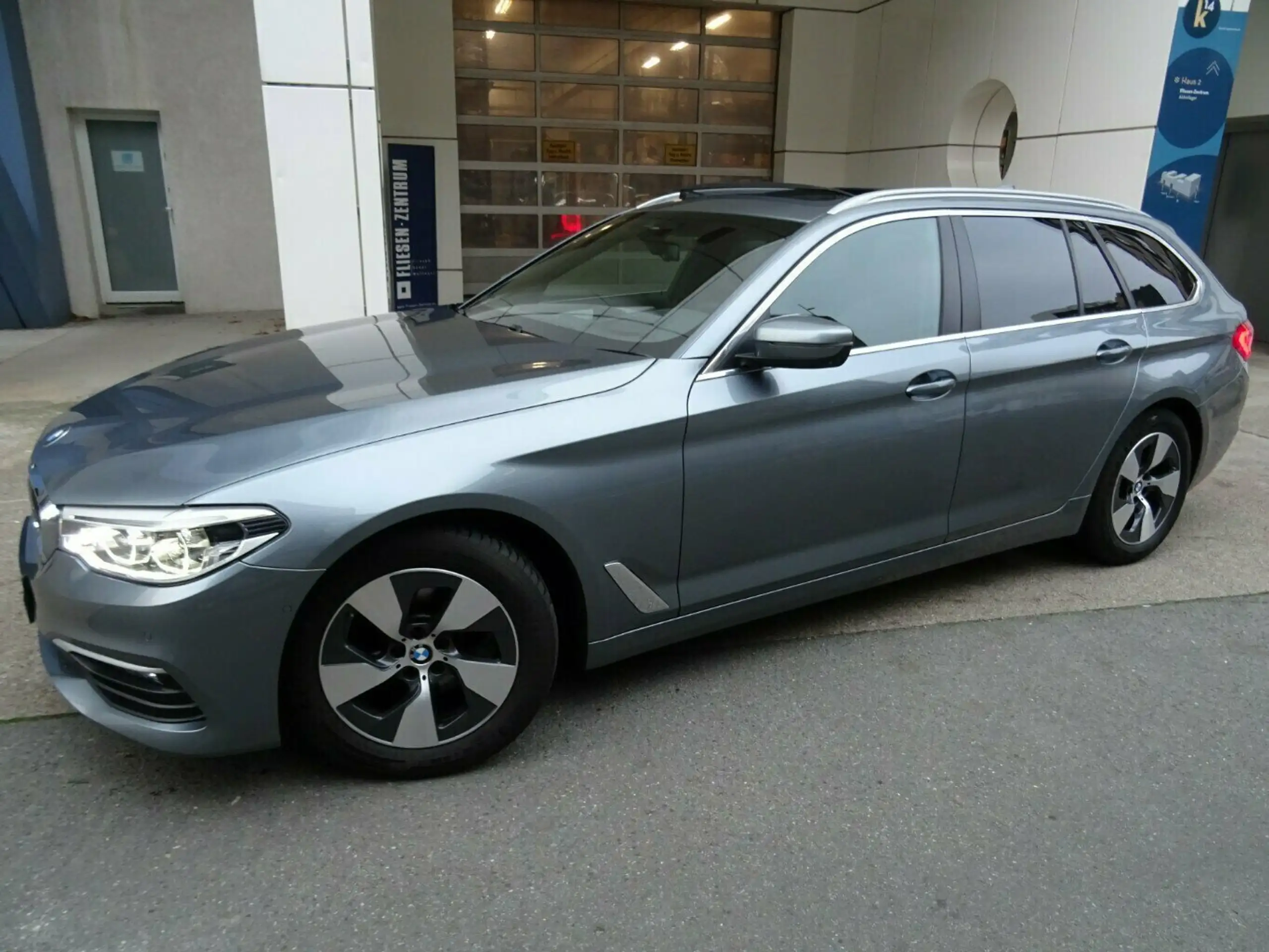 BMW - 520