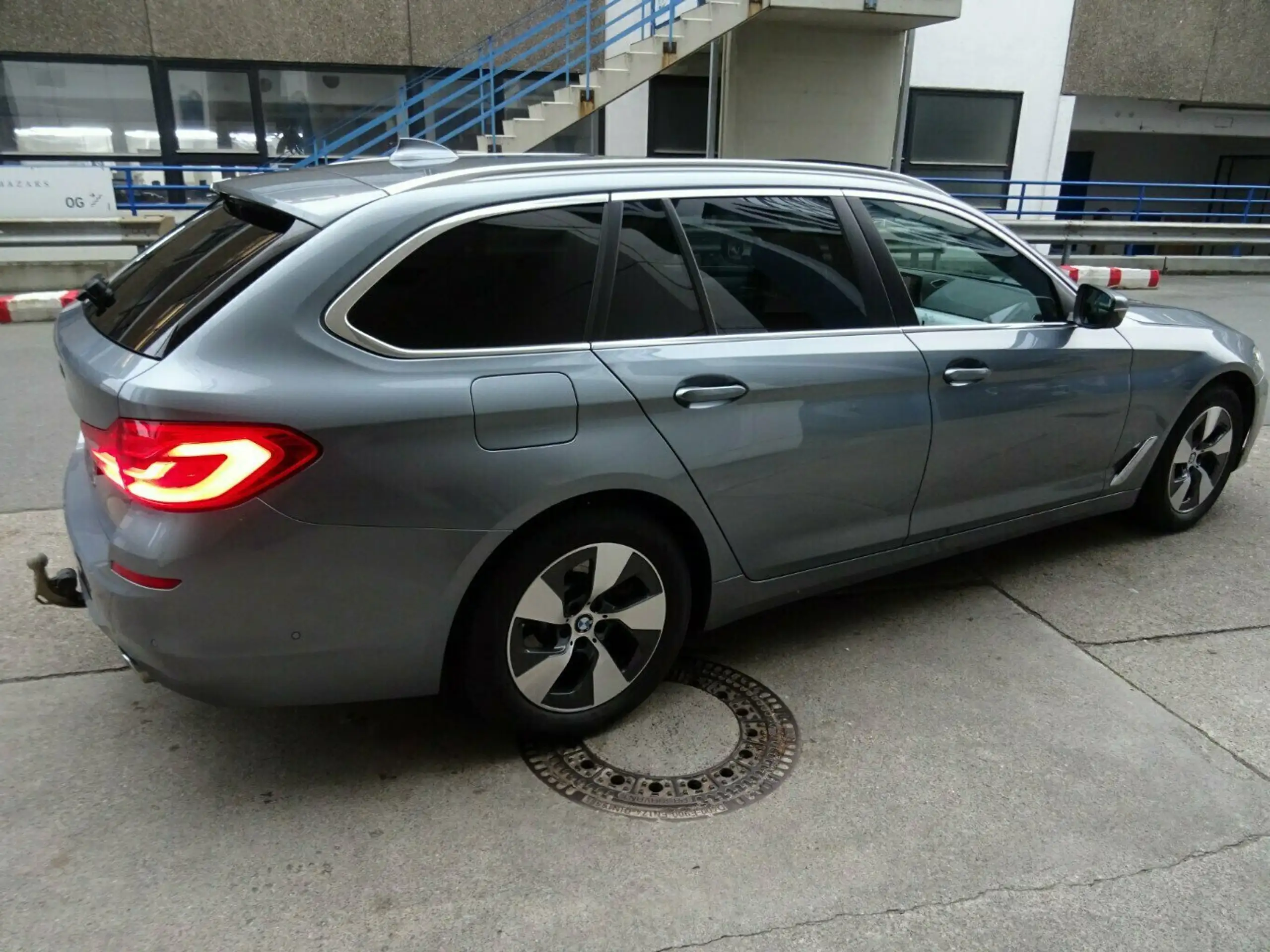 BMW - 520