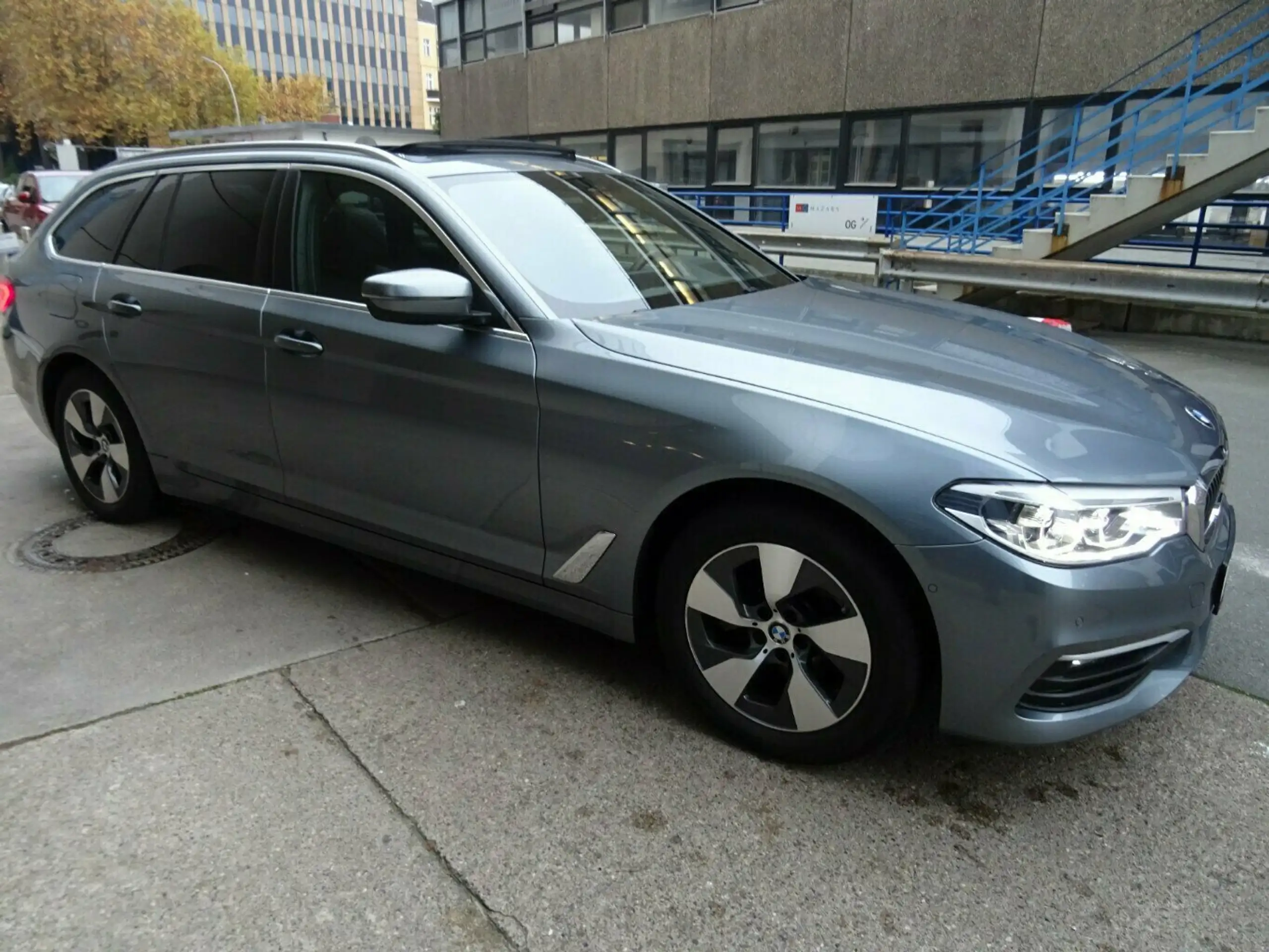 BMW - 520