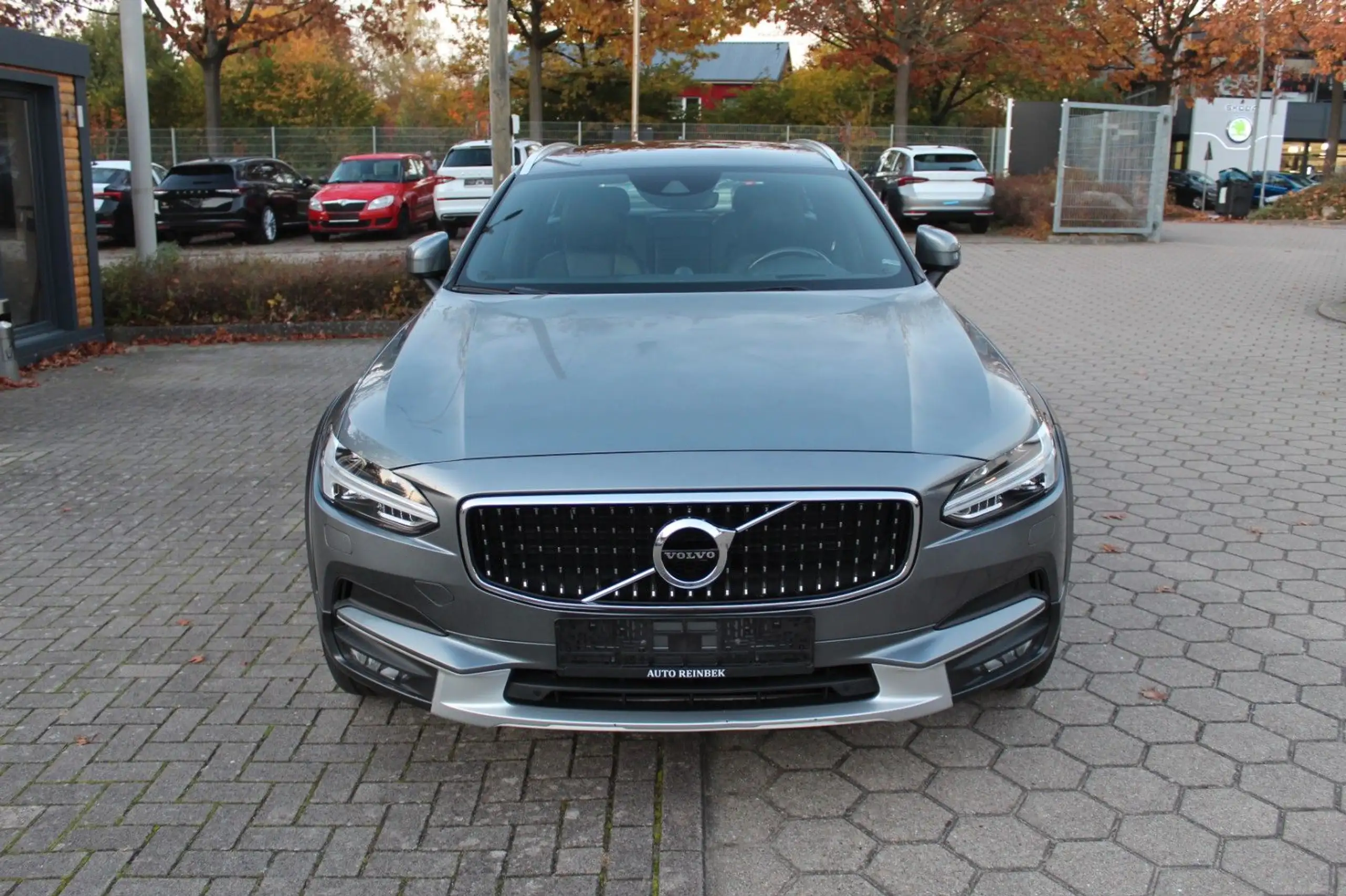 Volvo - V90 Cross Country