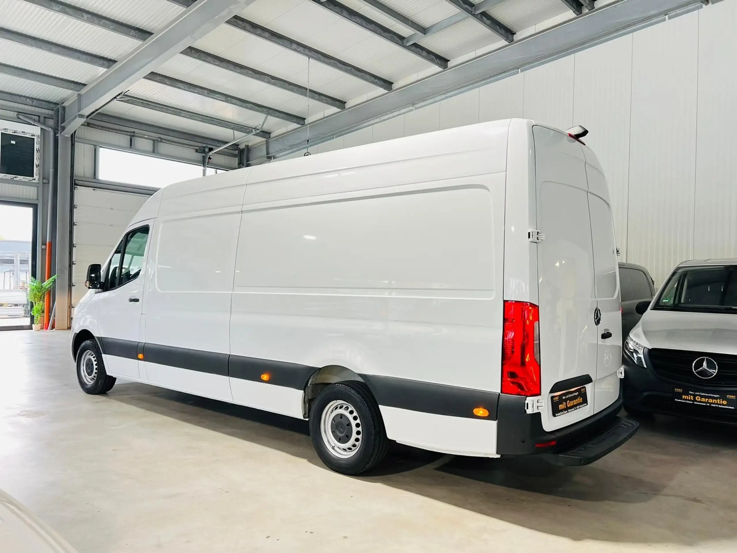 Mercedes-Benz - Sprinter