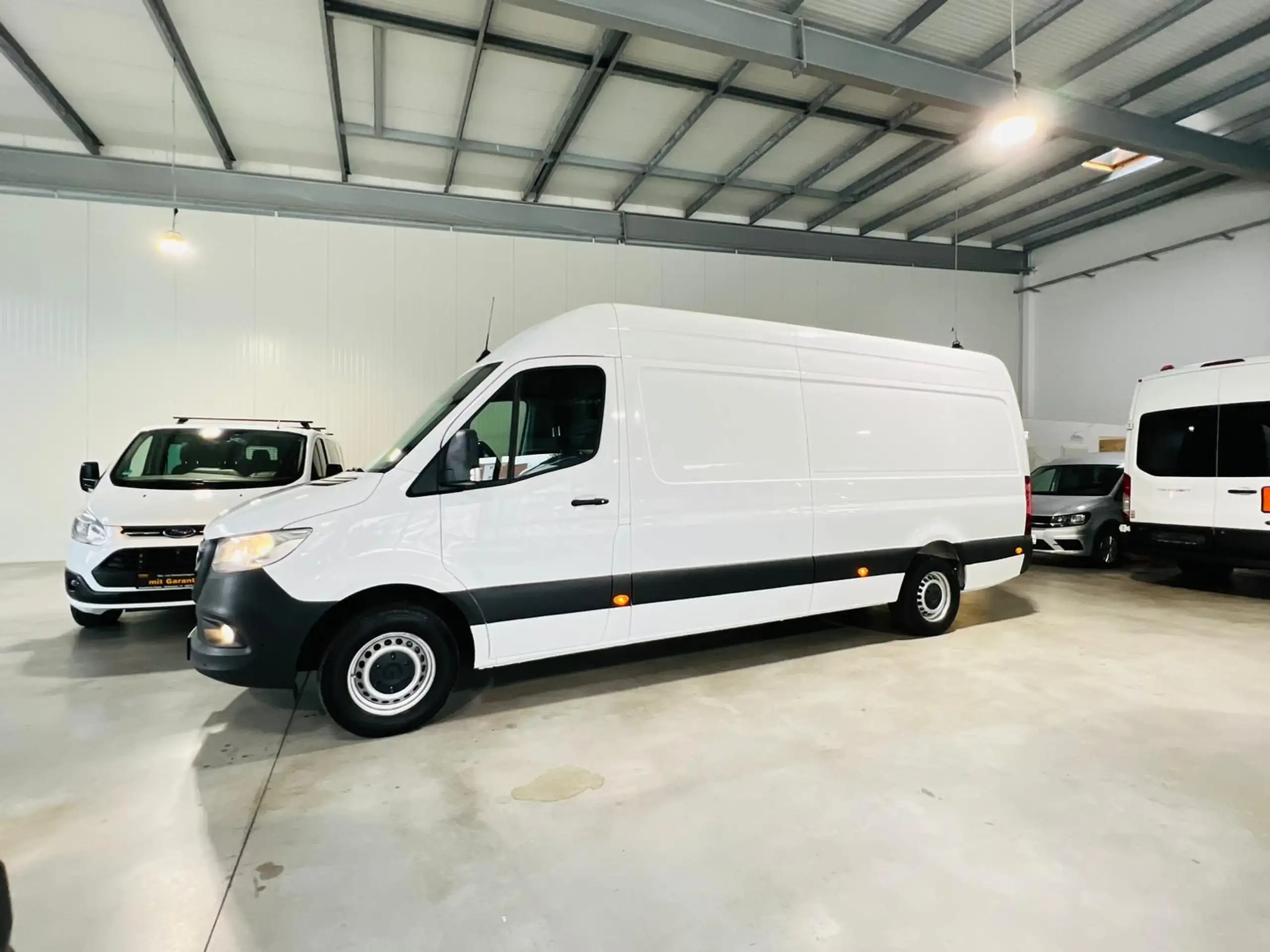 Mercedes-Benz - Sprinter