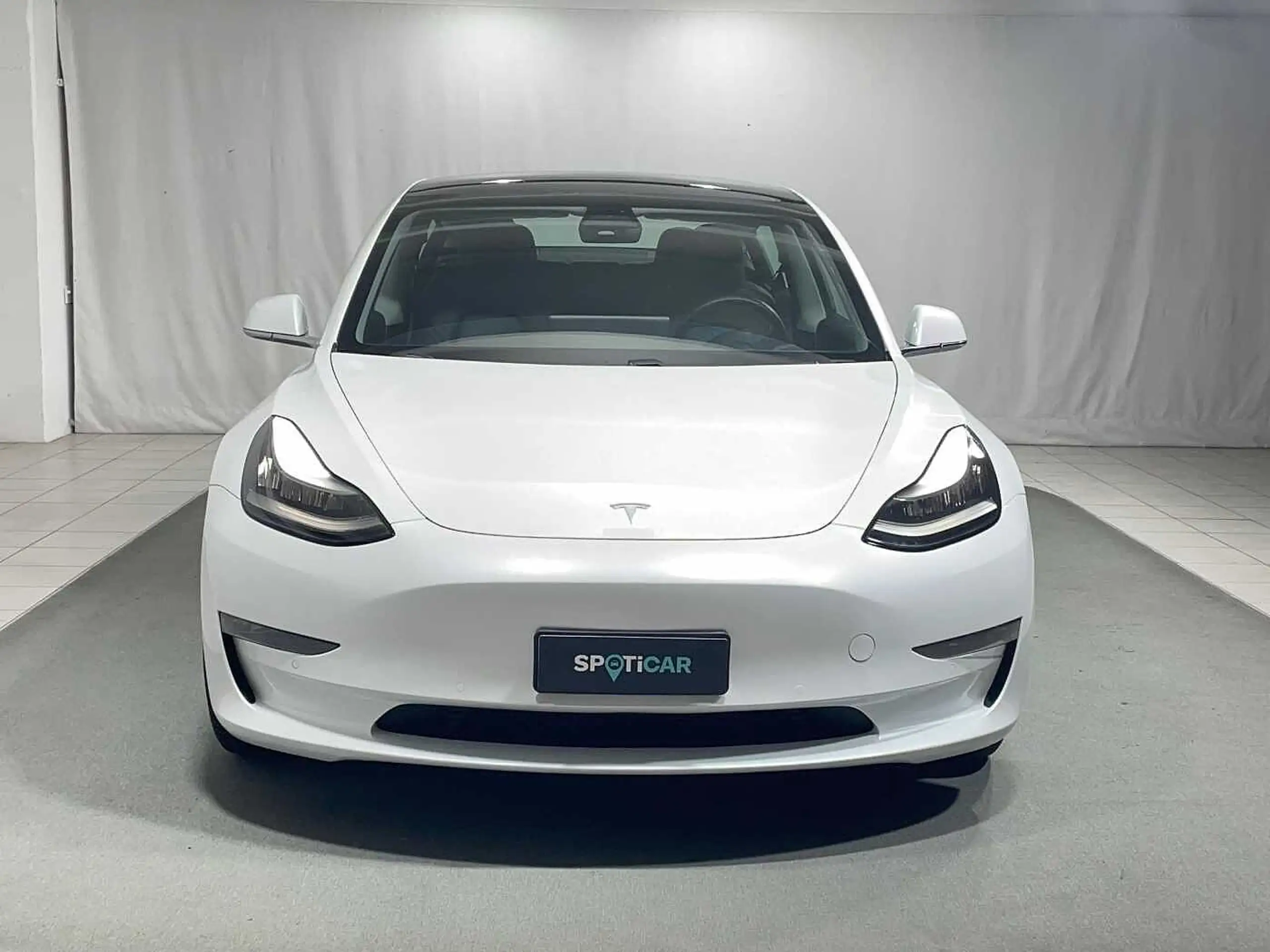 Tesla - Model 3