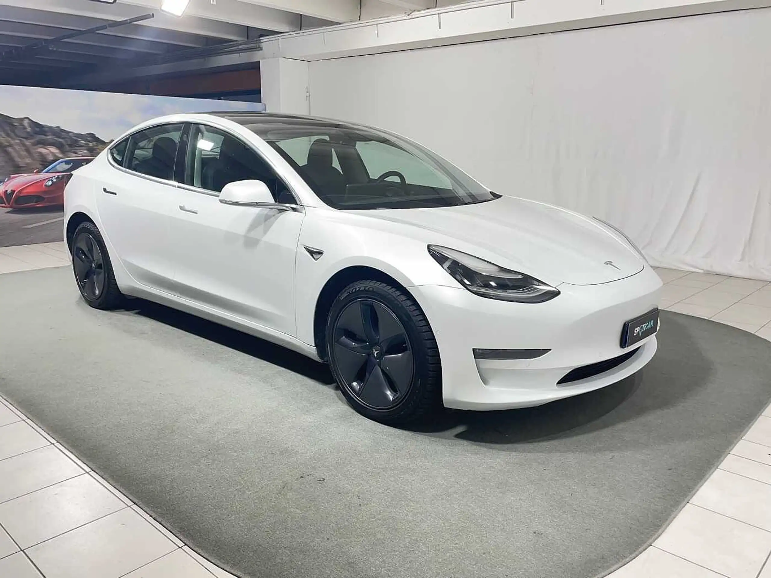 Tesla - Model 3