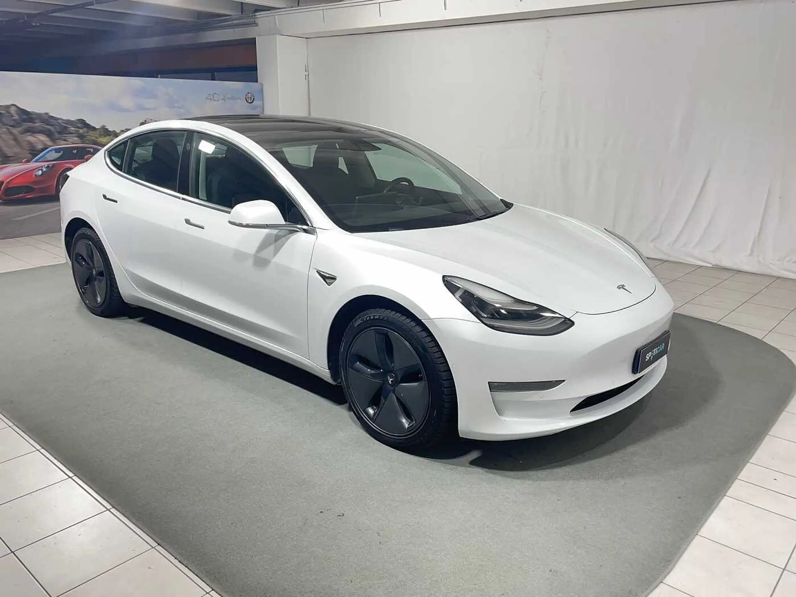 Tesla - Model 3