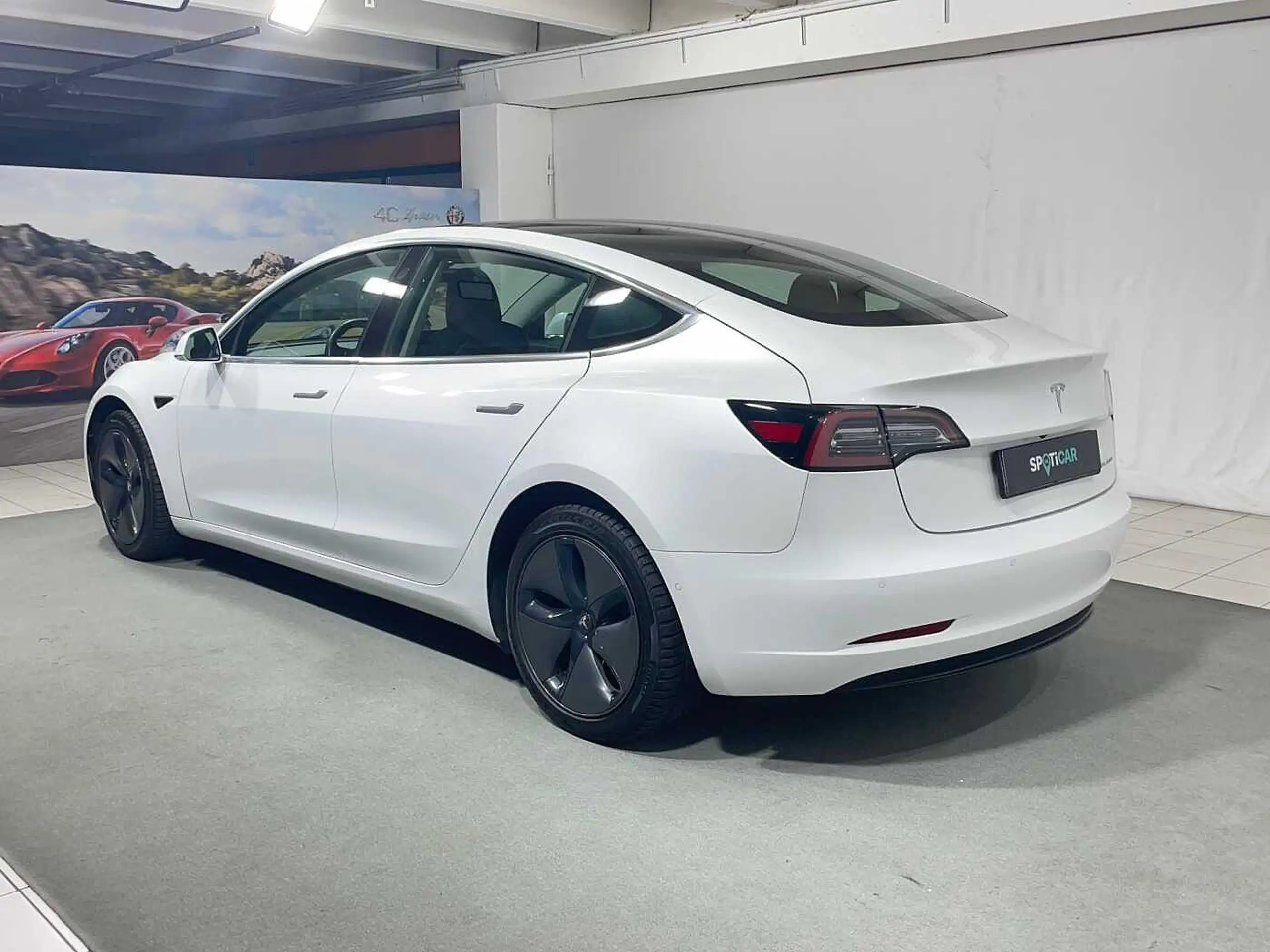 Tesla - Model 3