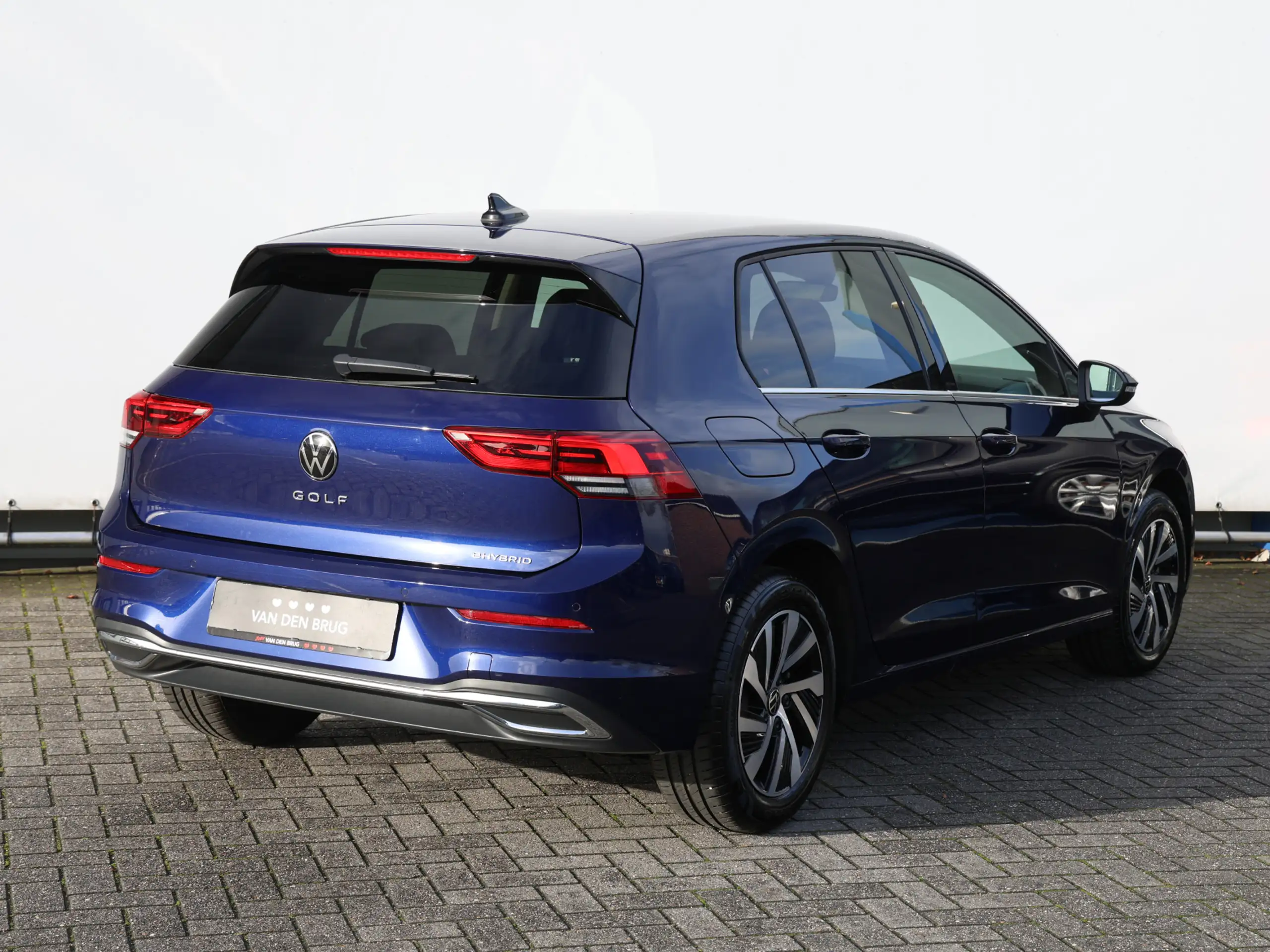 Volkswagen - Golf