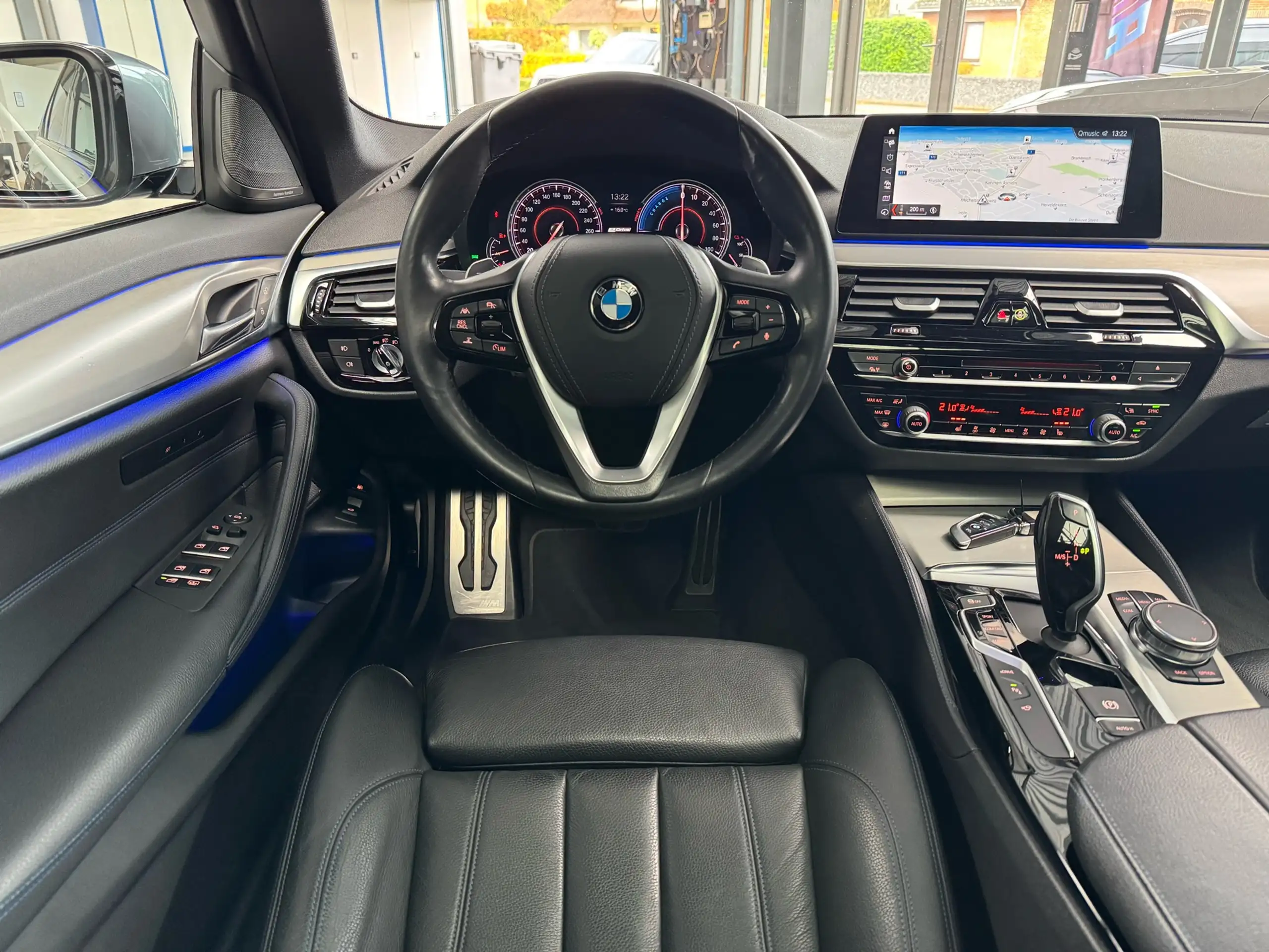 BMW - 530