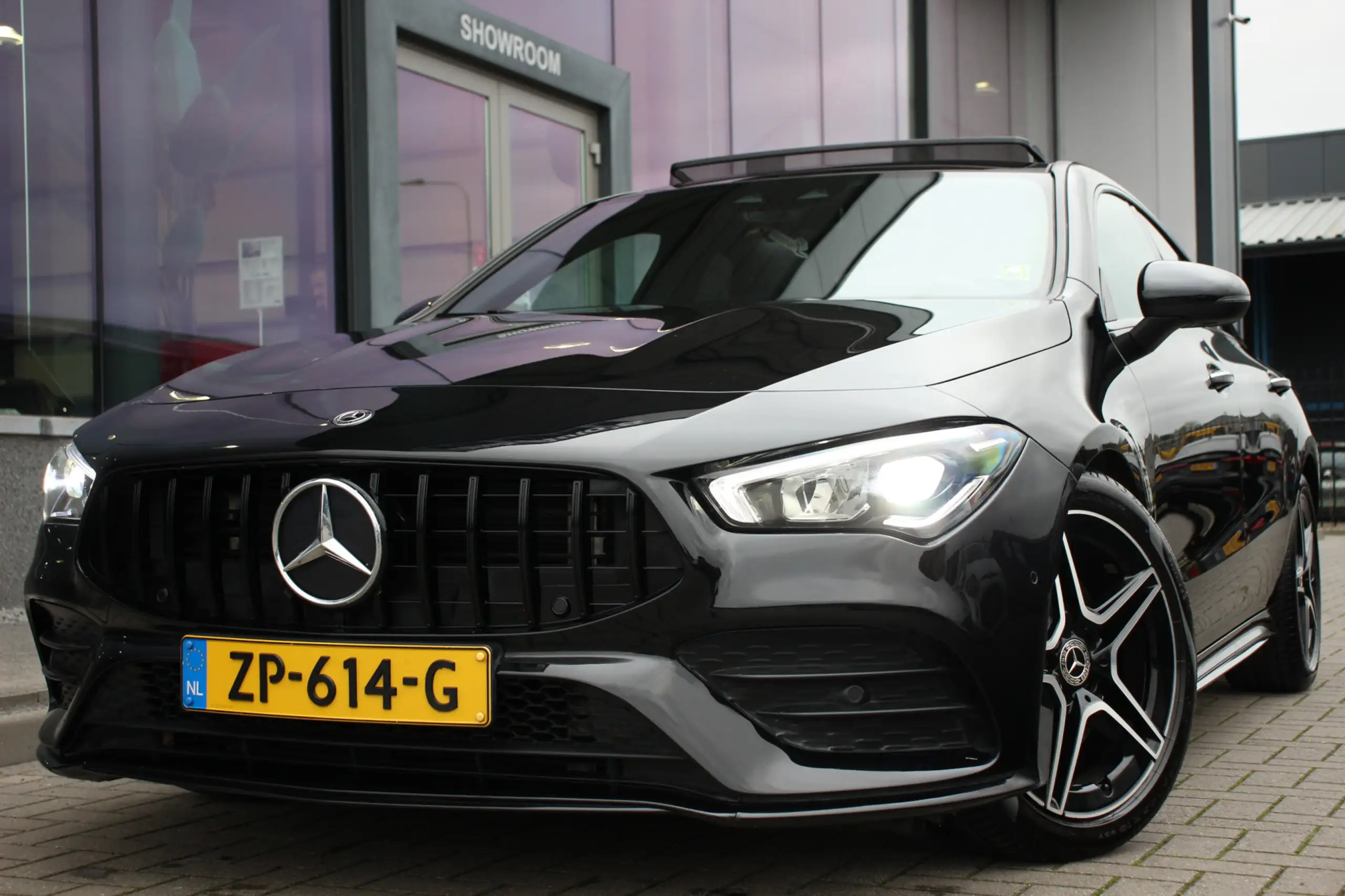 Mercedes-Benz - CLA 200