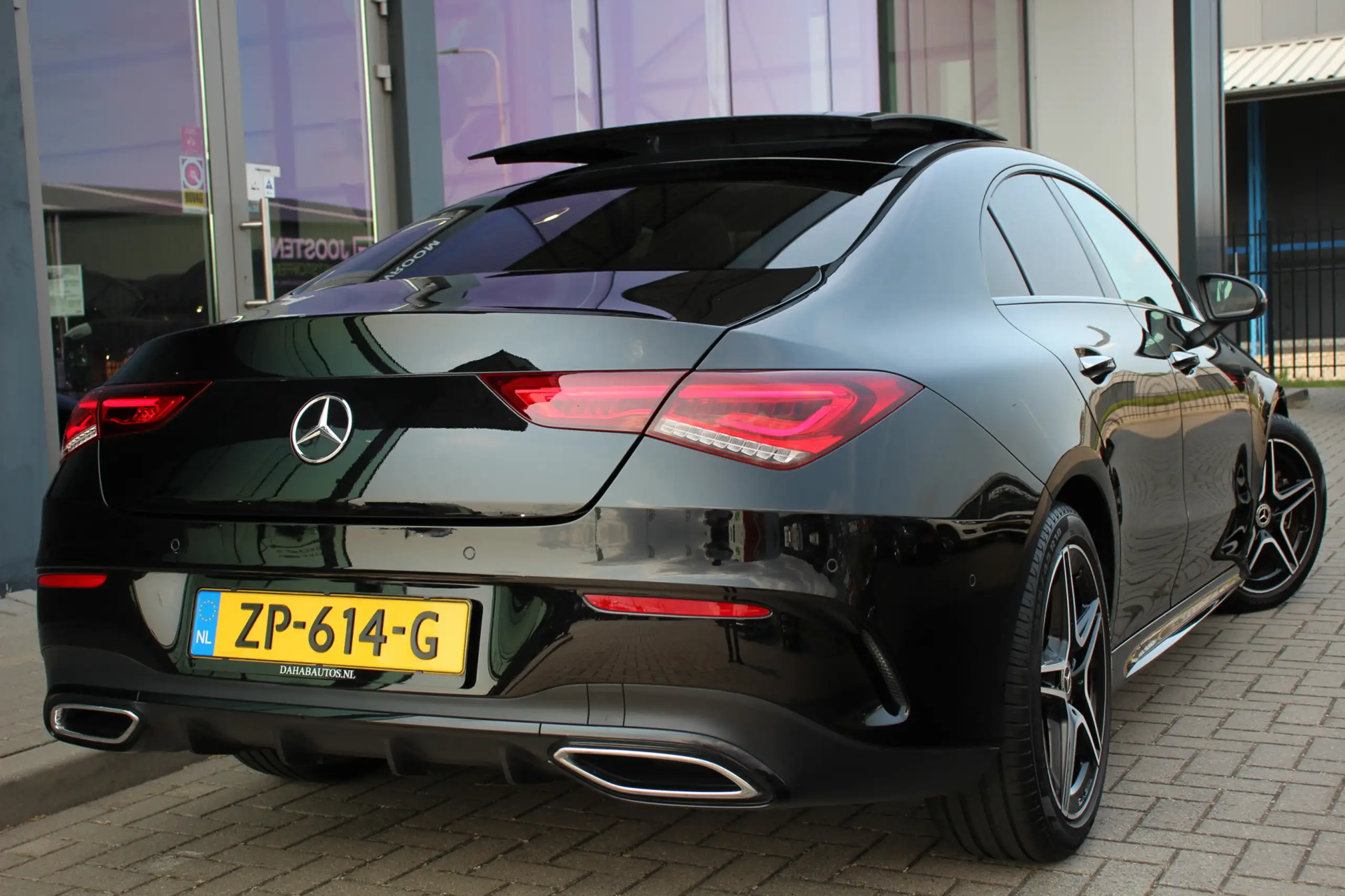 Mercedes-Benz - CLA 200