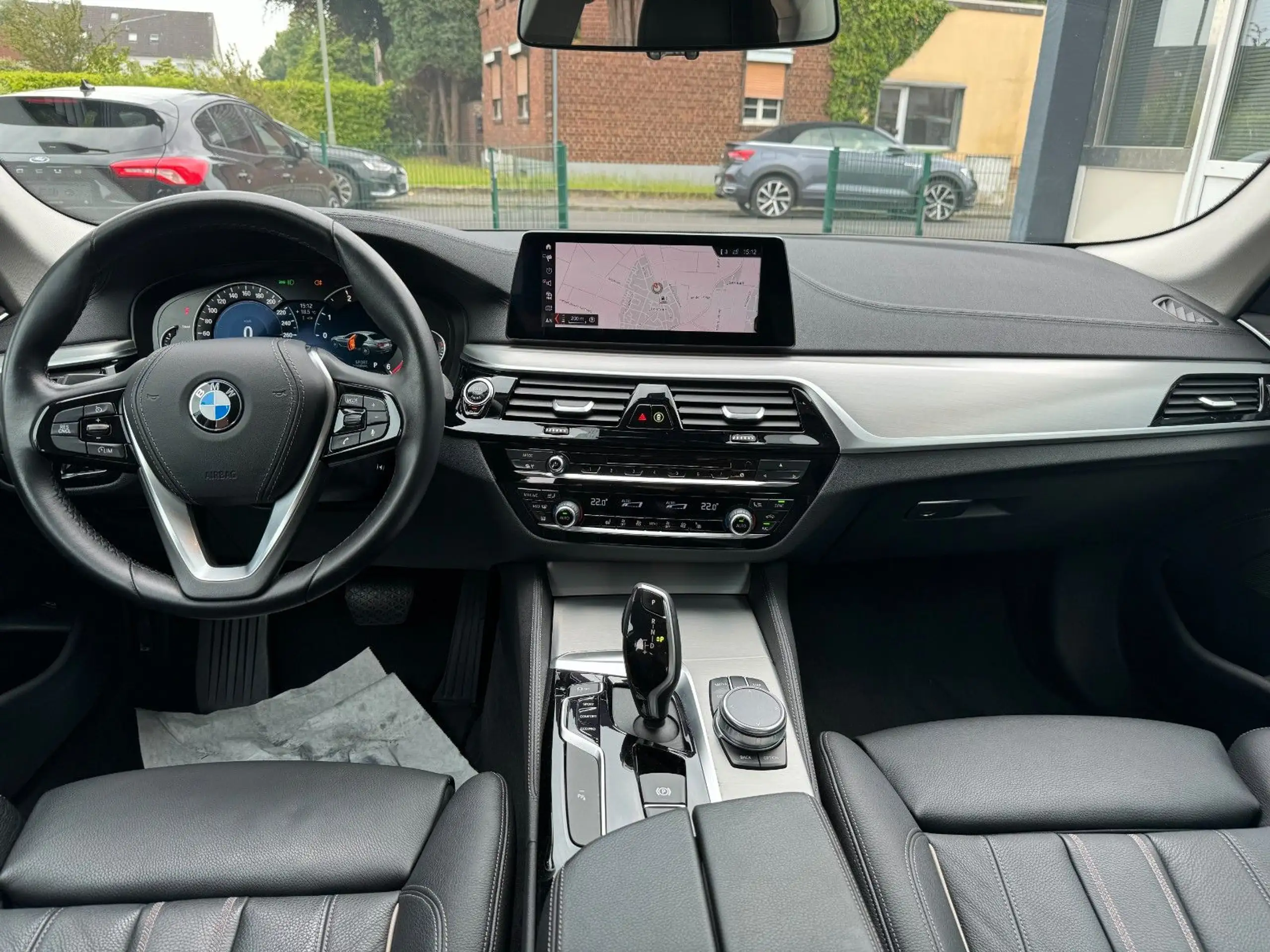 BMW - 530